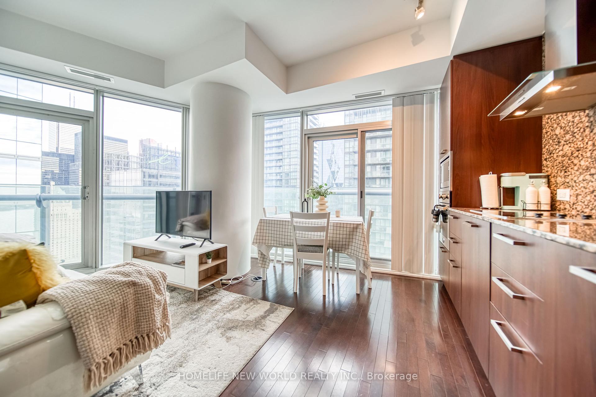 1 Bedroom Condo at 14 York, Toronto For sale