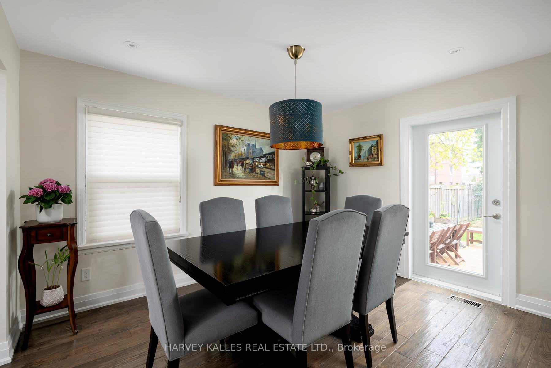 89 Charleswood Drive