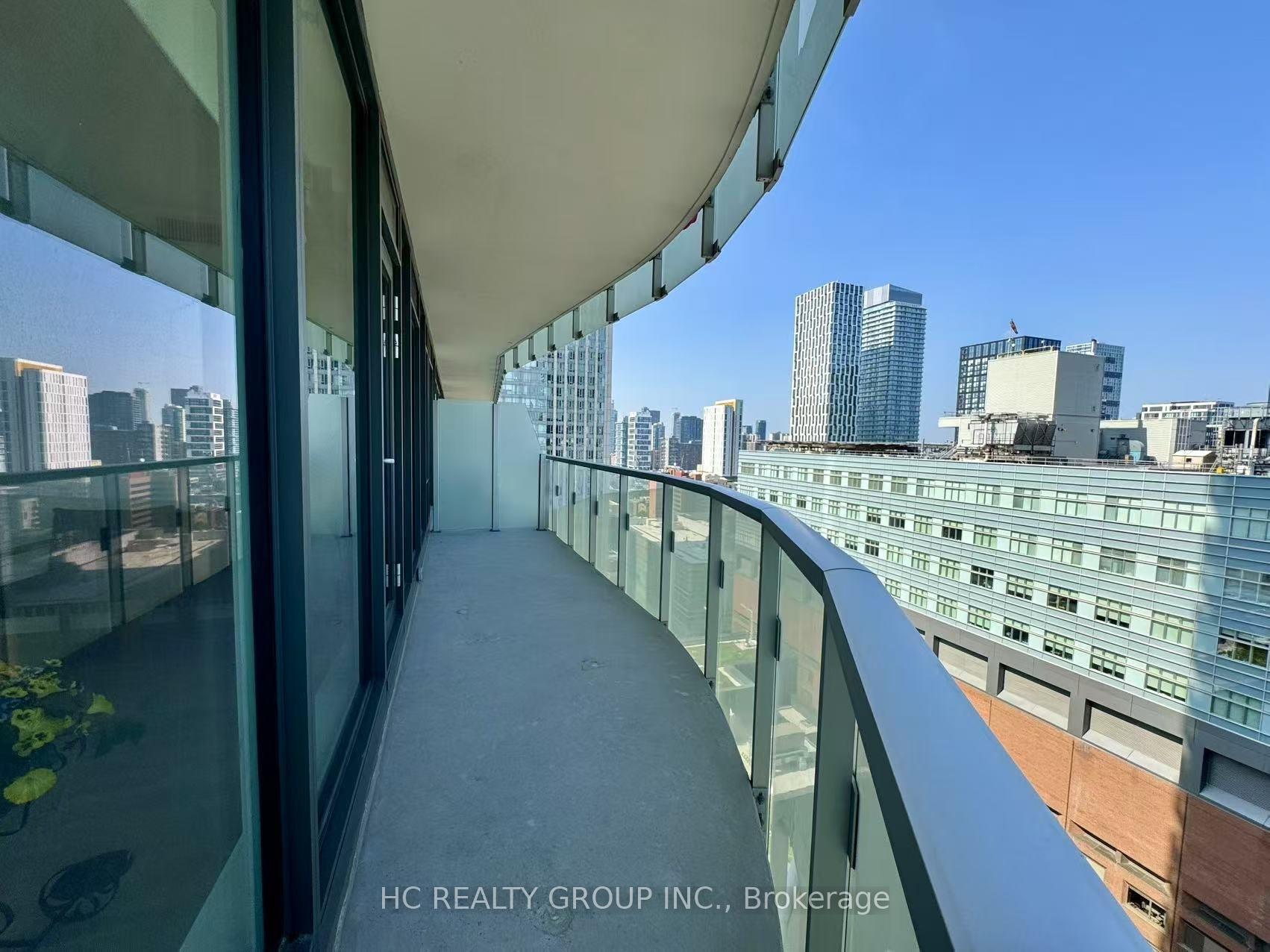 2 Bedrooms Condo at 197 Yonge, Toronto For sale