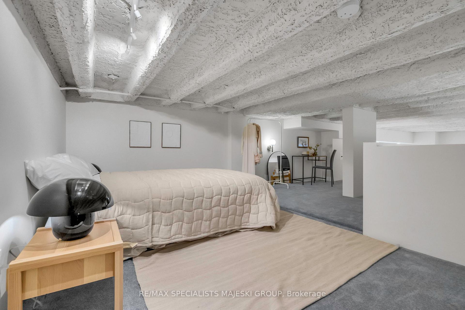 3 Bedrooms Condo at 21 Nassau,  Toronto For sale
