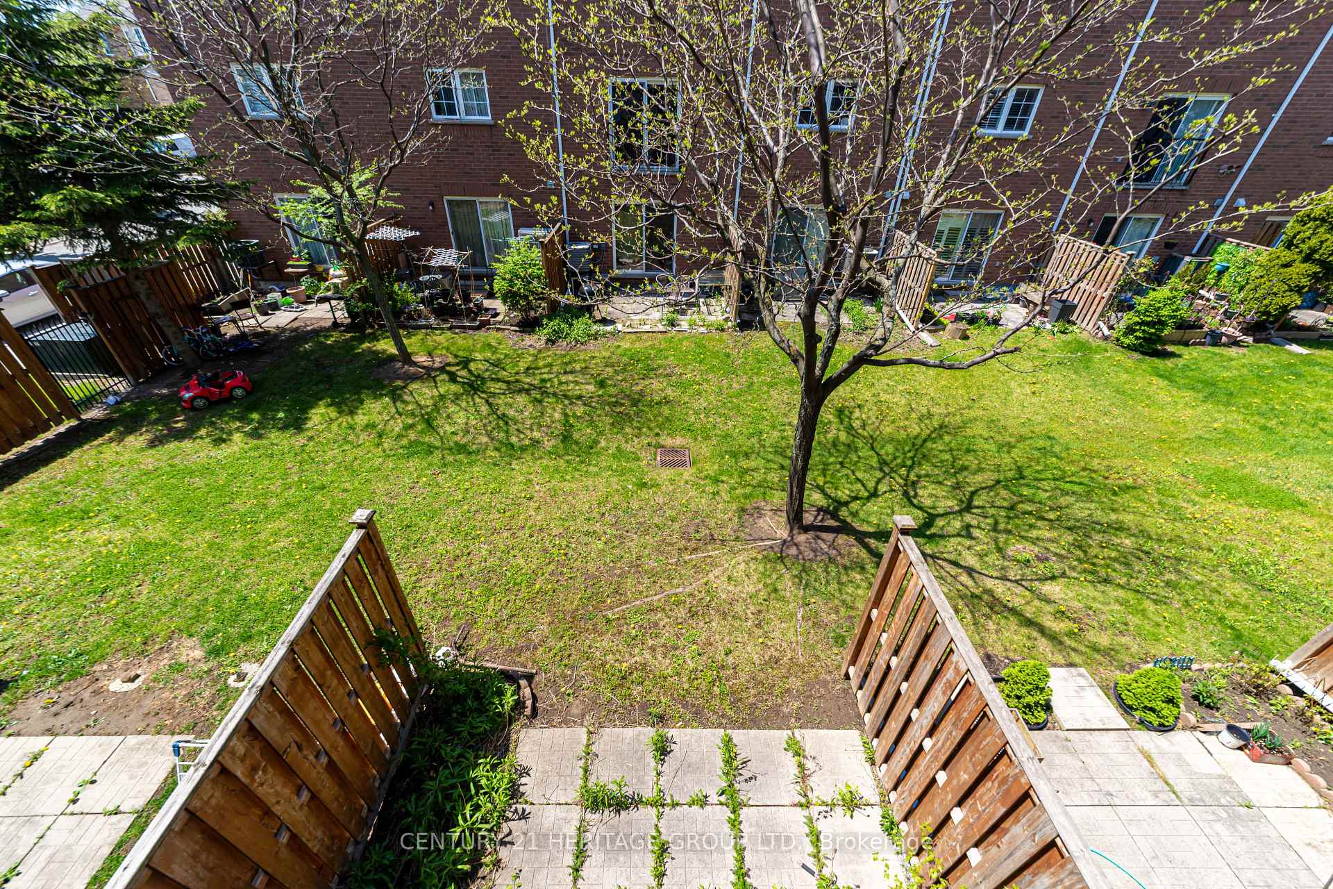 4 Bedrooms Condo at 2780 Eglinton, Toronto For sale
