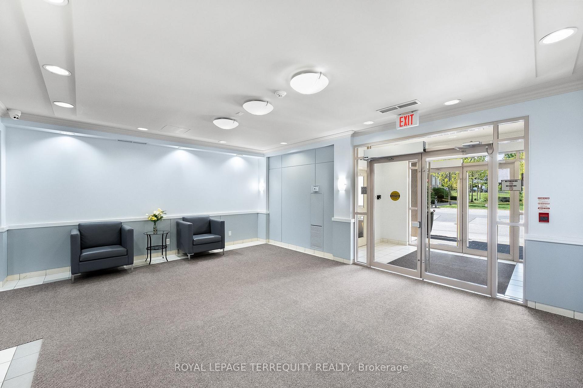 3 Bedrooms Condo at 3650 Kingston RD, Toronto For sale