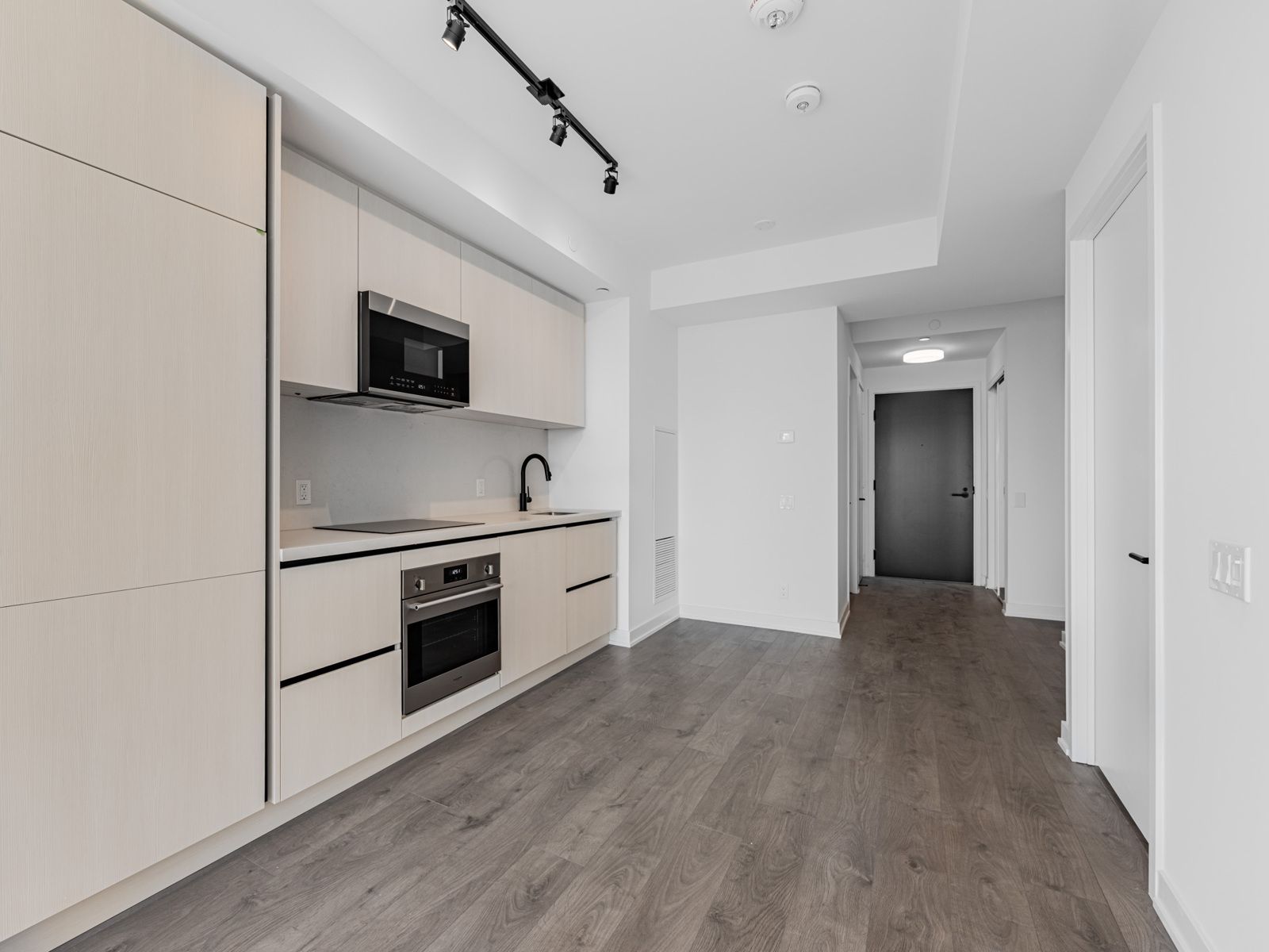 108 Peter Street 4807