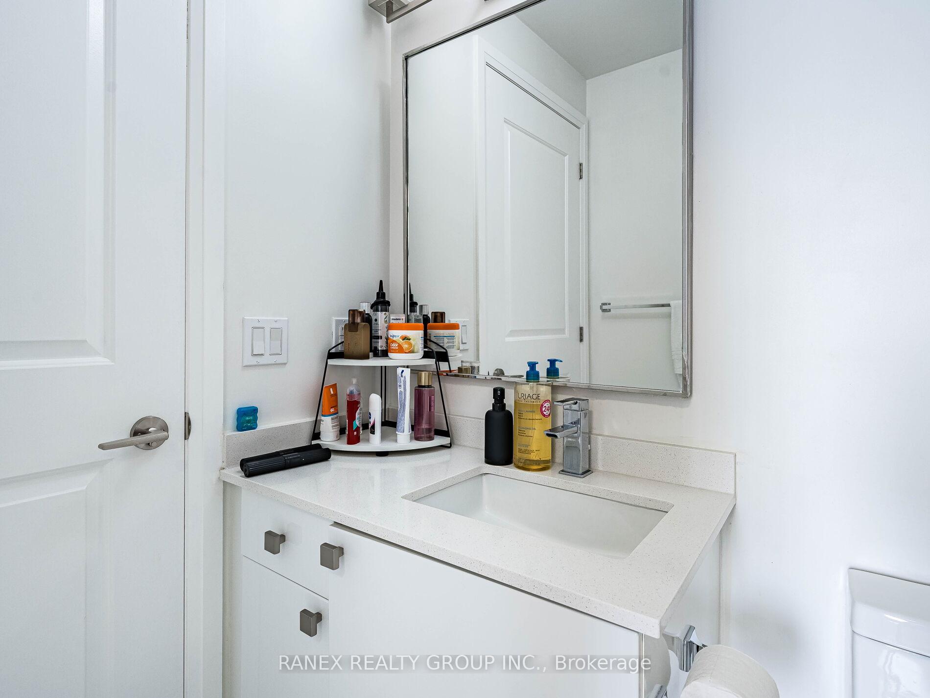 2 Bedrooms Condo at 5025 Four Springs, Mississauga For sale
