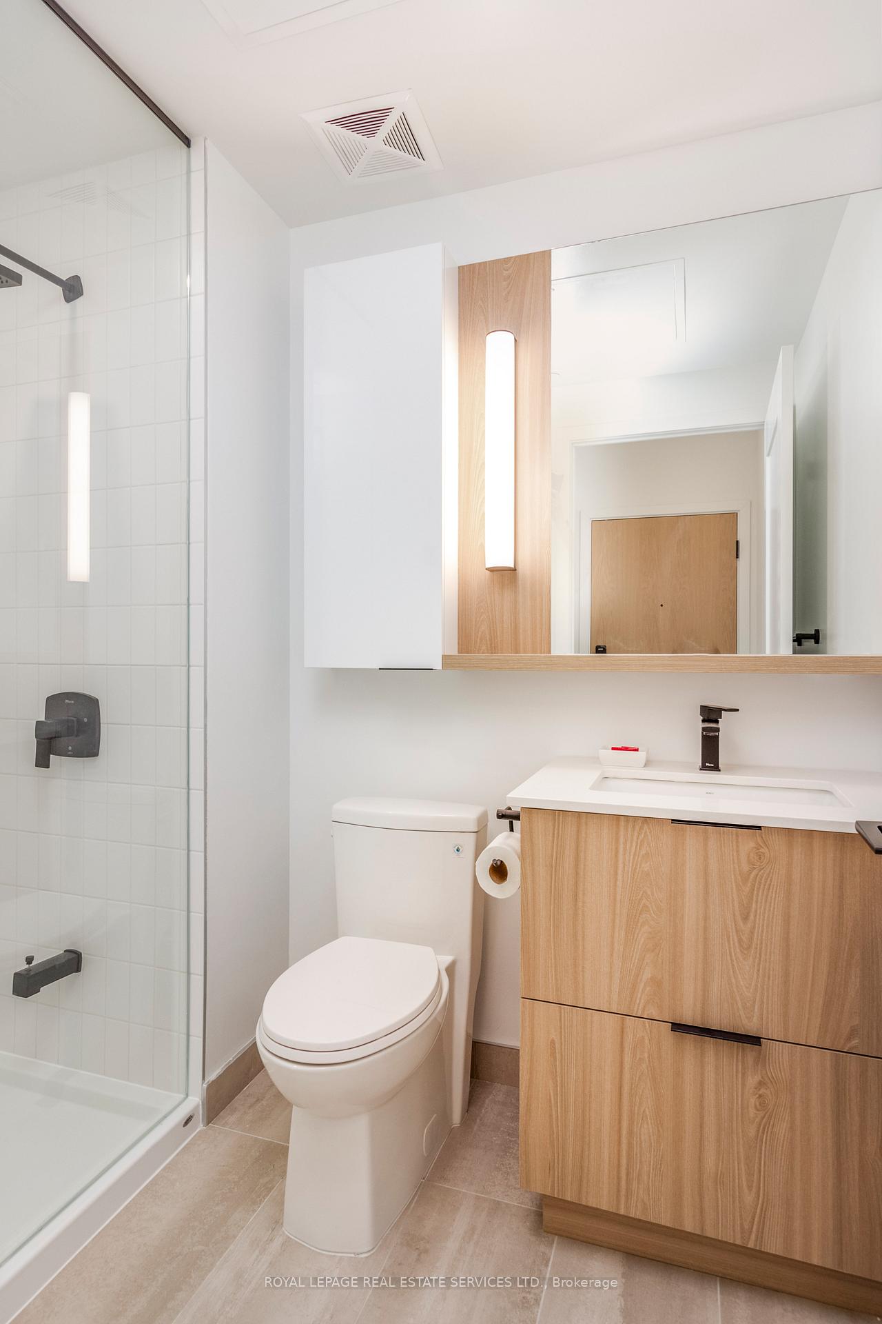 2 Bedrooms Condo at 5 Defries, Toronto For sale