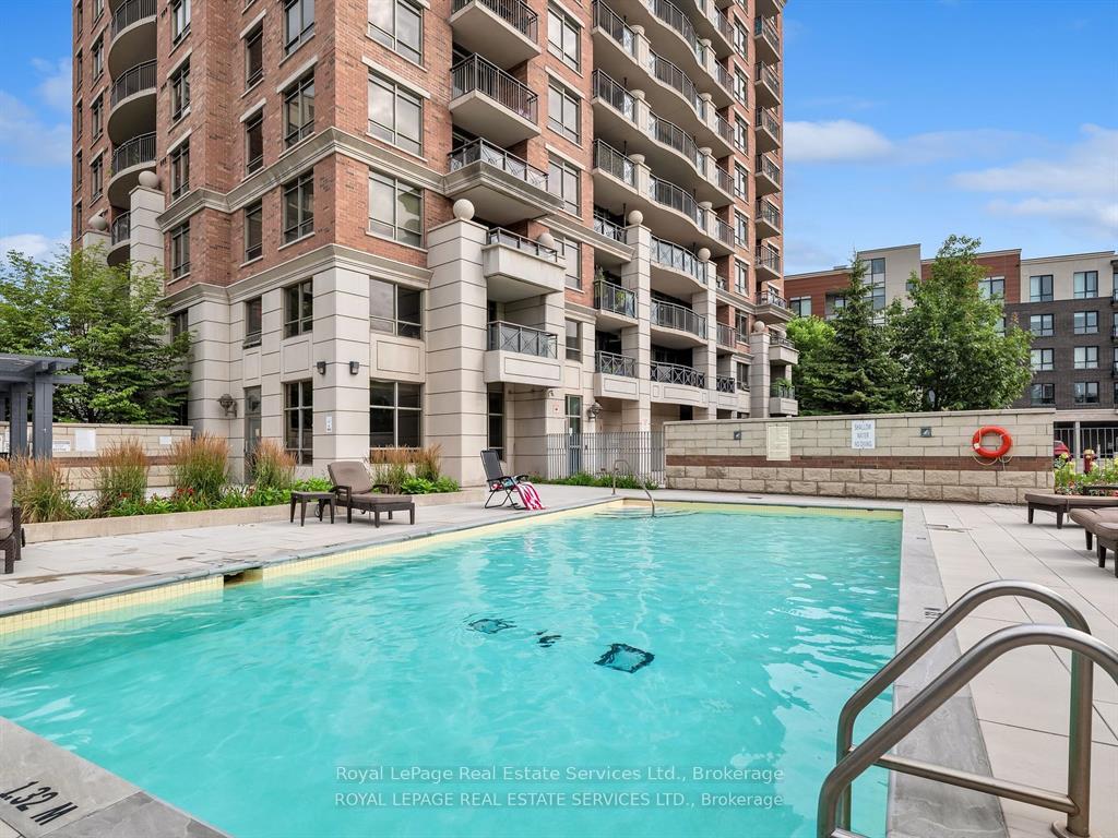 2 Bedrooms Condo at 2391 Central Park, Oakville For sale
