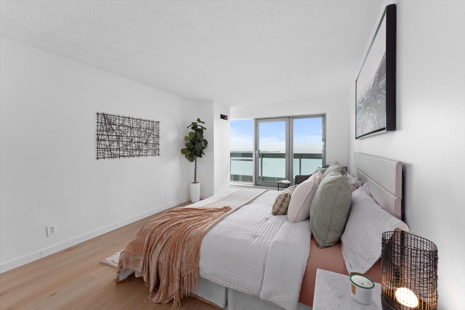 10 Yonge Street 3211