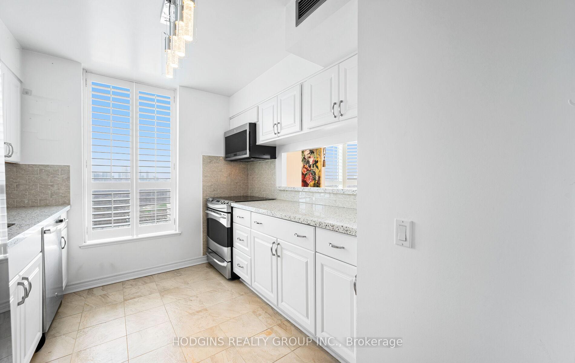 1 Bedroom Condo at 21 Overlea, Toronto For sale
