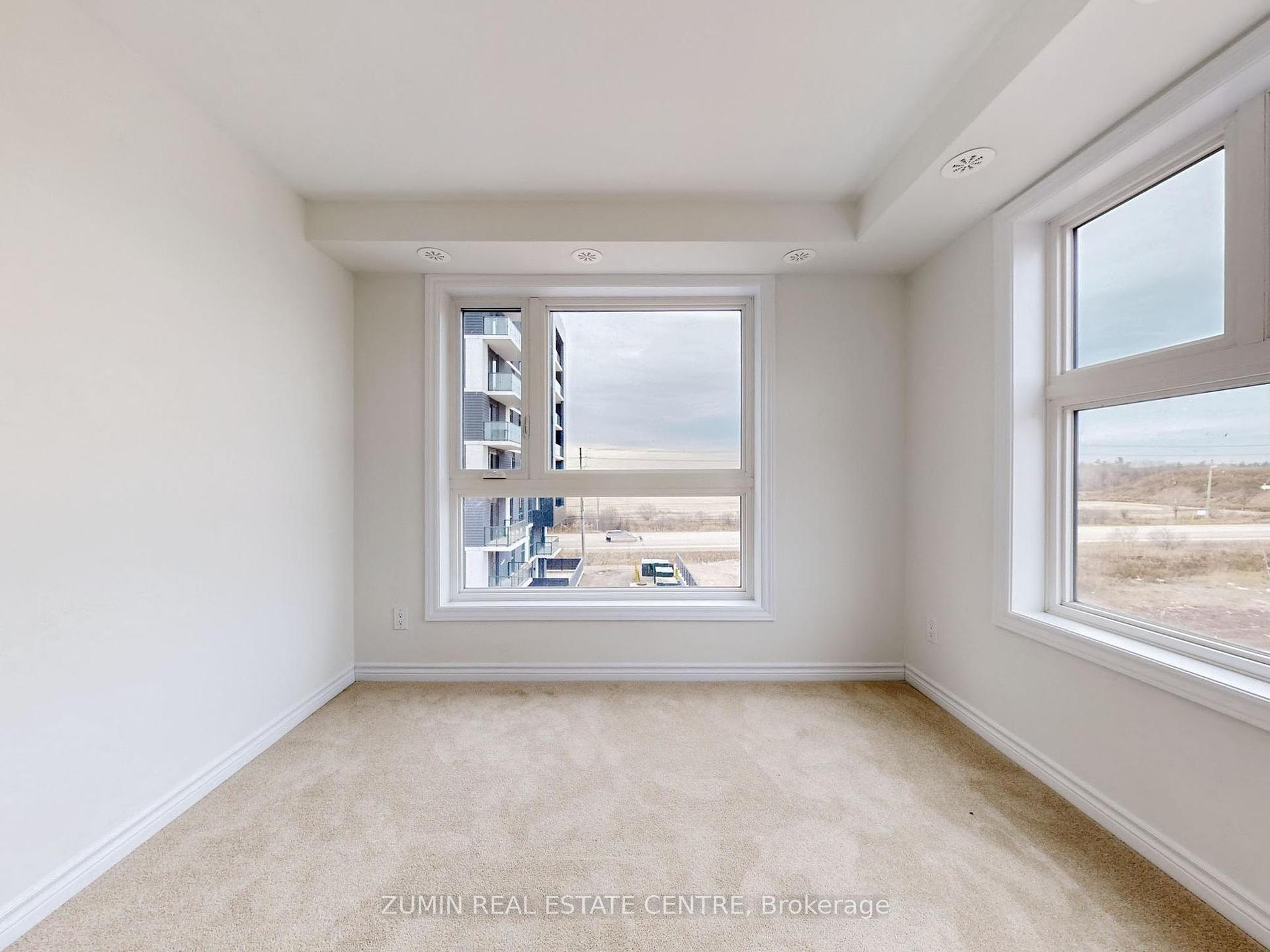 2 Bedrooms Condo at 349 Wheat Boom, Oakville For sale