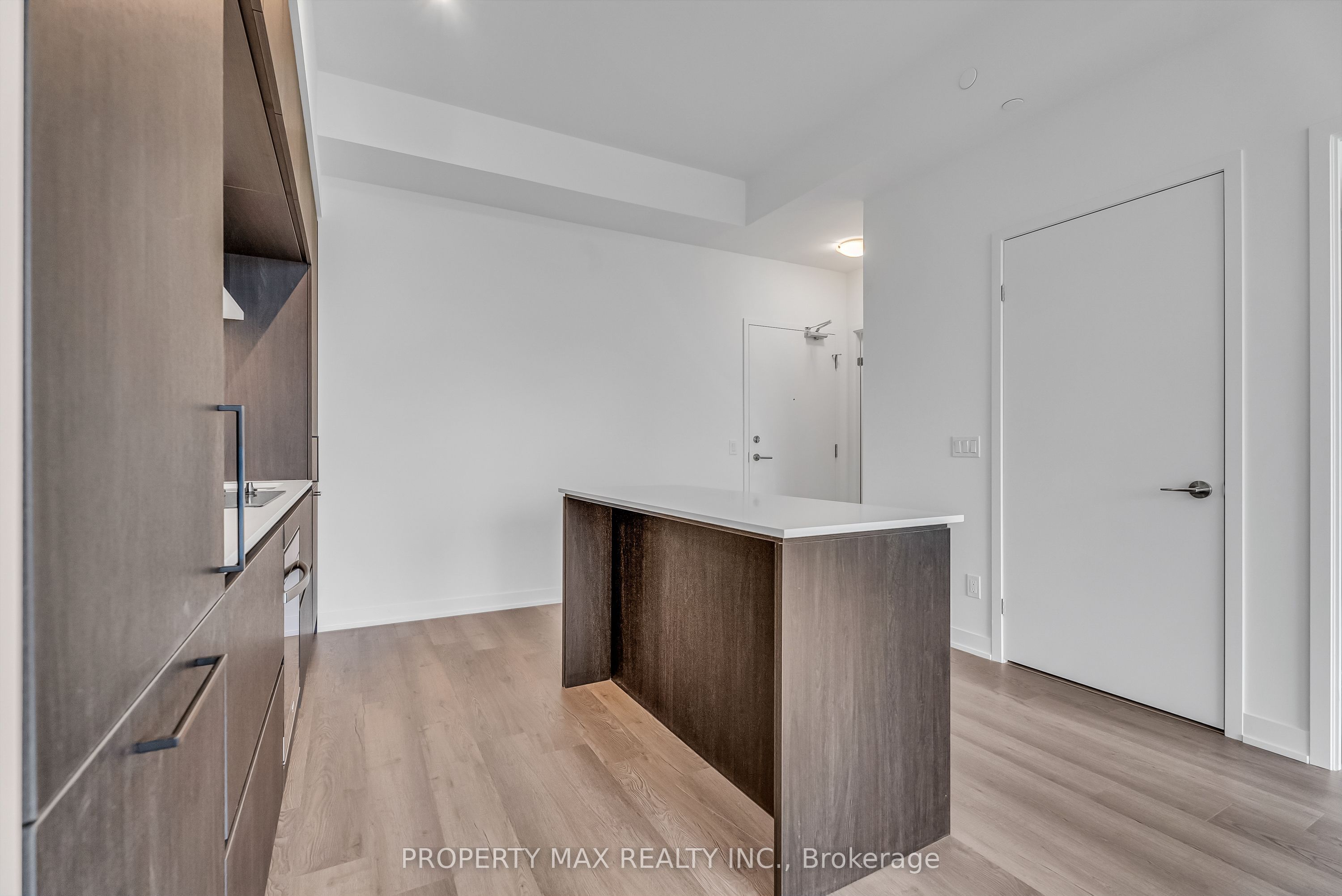 2 David Eyer Road, #1428