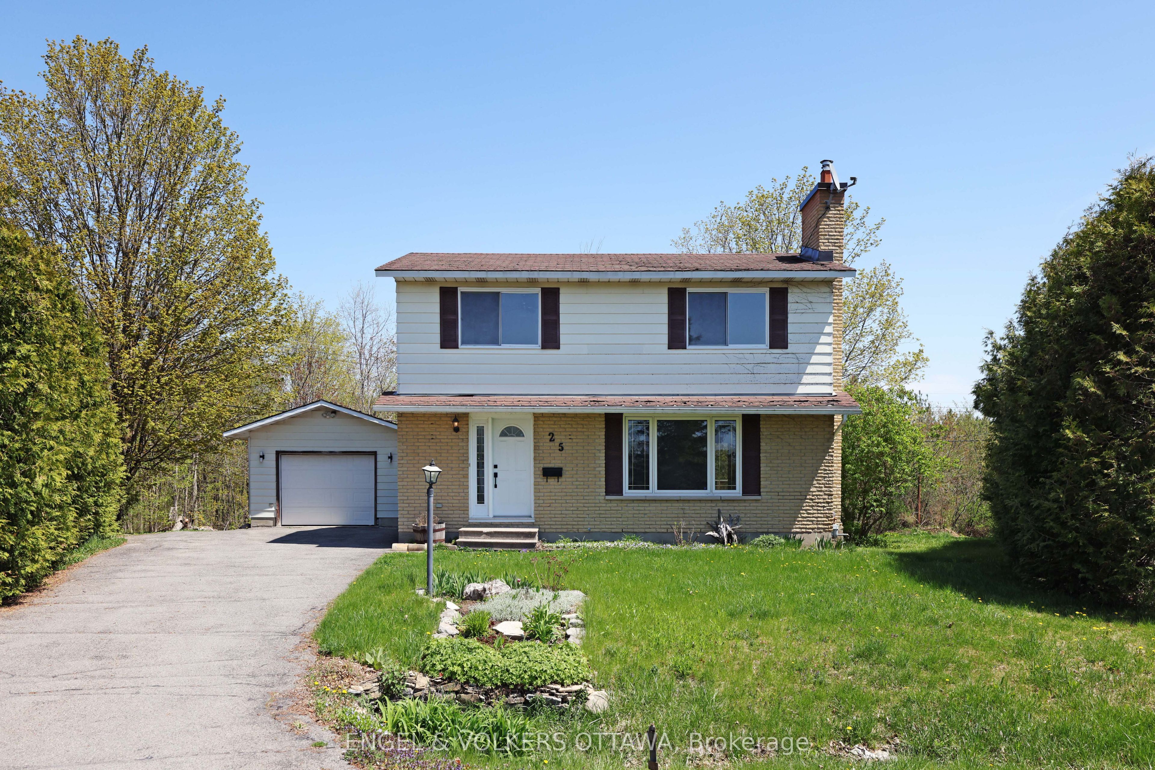 25 COLDSTREAM Drive, StittsvilleMunsterRichmond, ON K0A 3P0