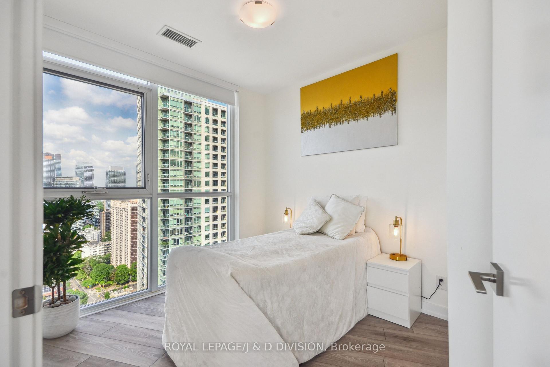 3 Bedrooms Condo at 159 Wellesley, Toronto For sale