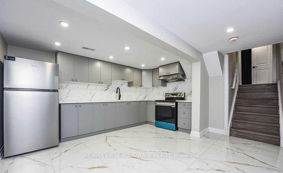 819 Eaglemount