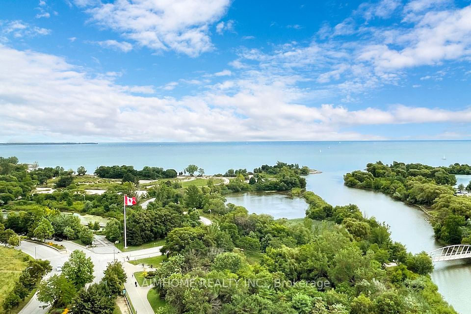 2200 Lake Shore