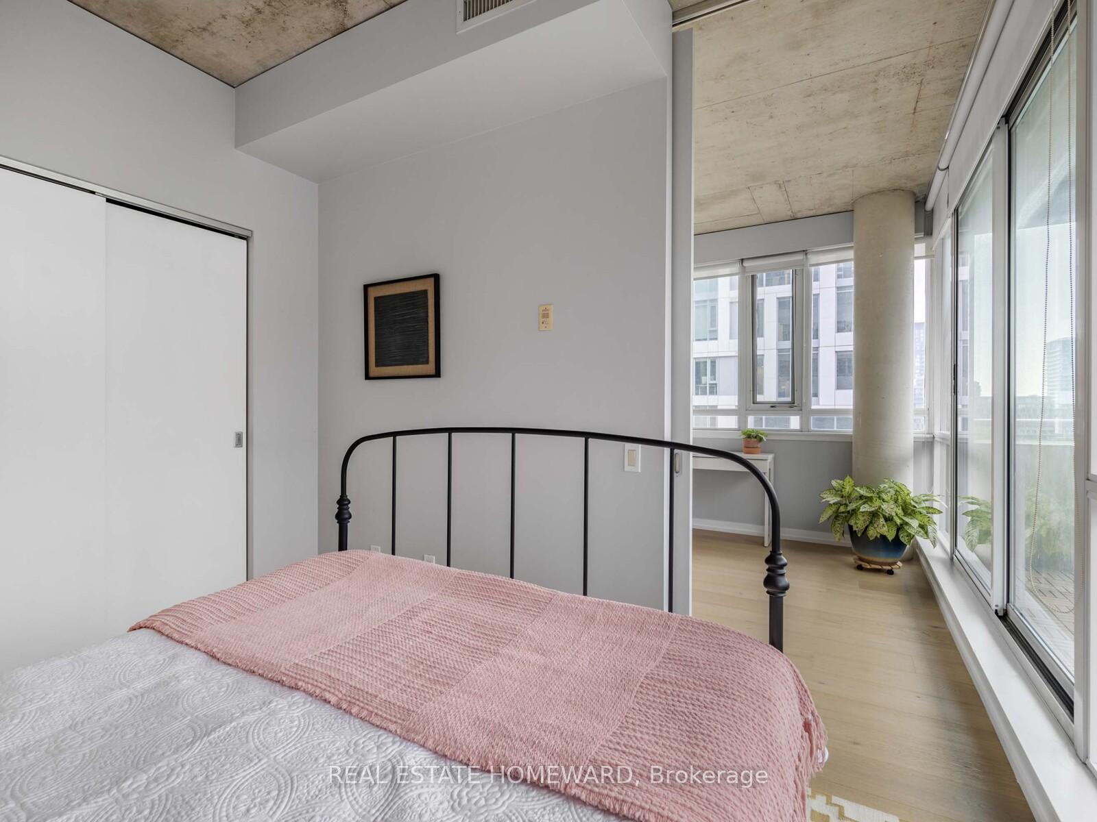 2 Bedrooms Condo at 38 Niagara, Toronto For sale