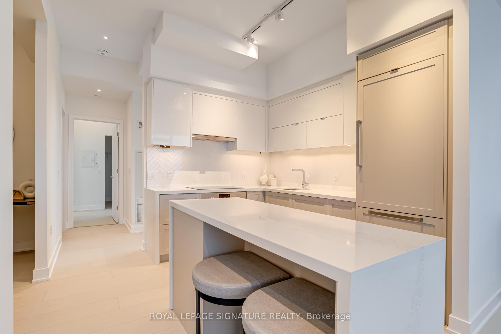 4 Bedrooms Condo at 2 Teagarden, Toronto For sale