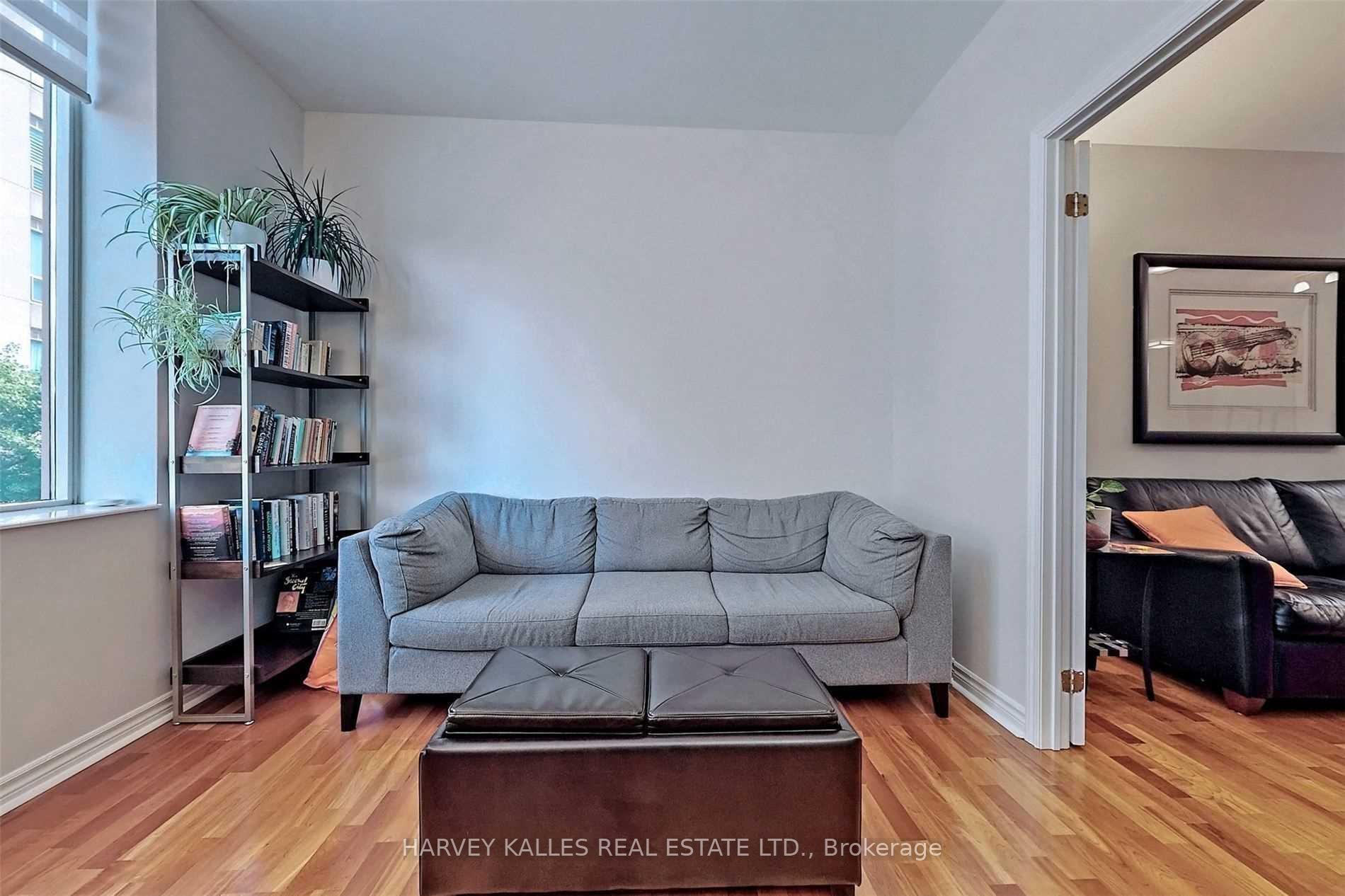 980 Yonge Street 214