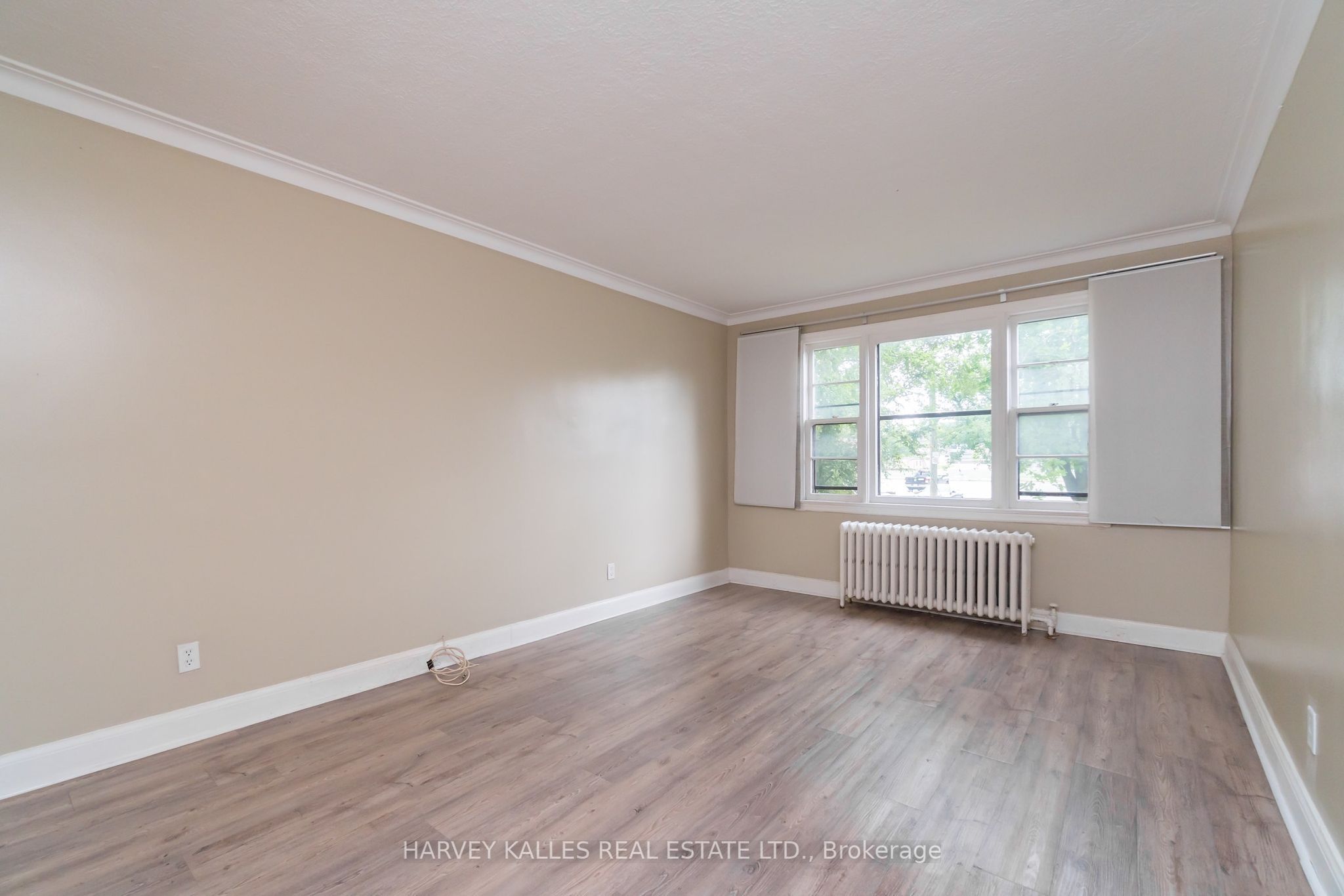 44 Pharmacy Avenue 4