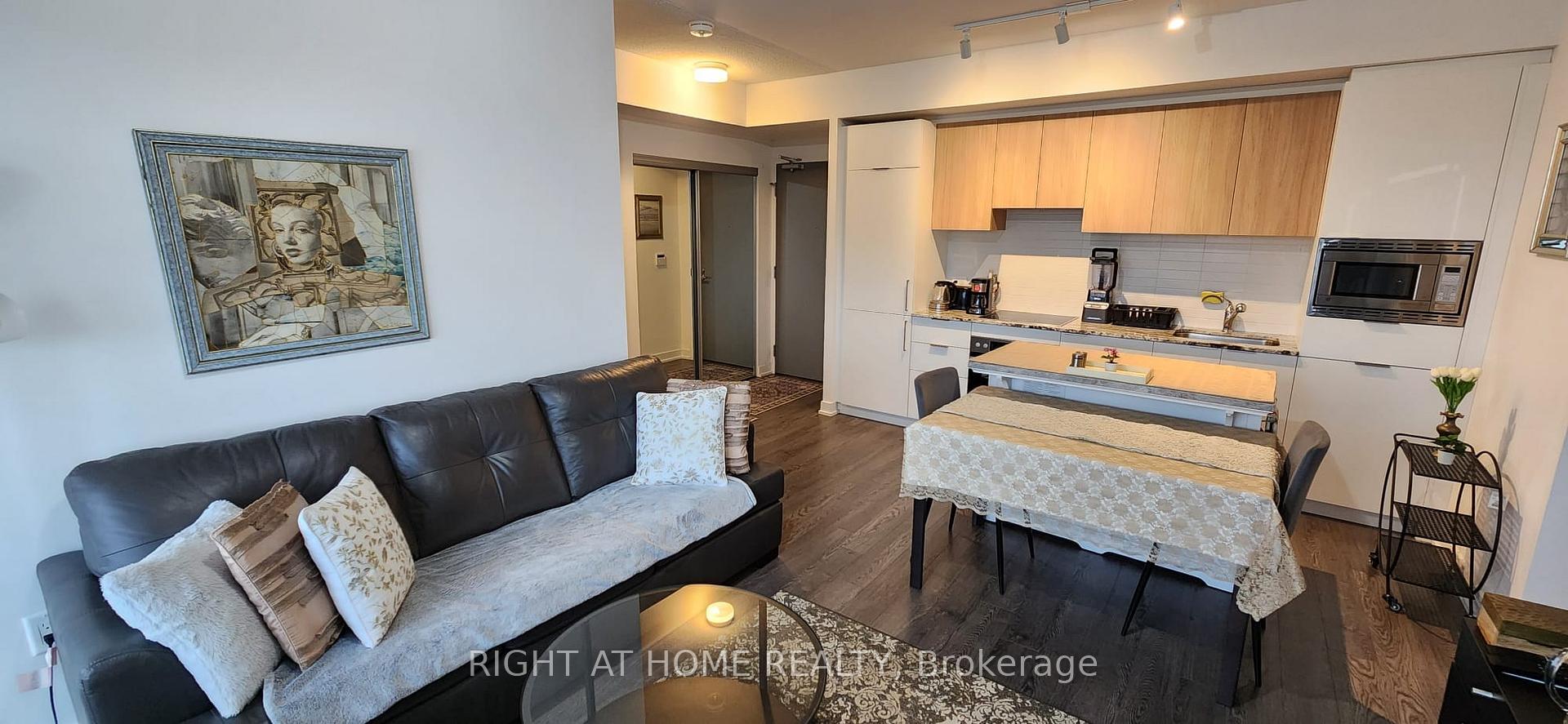 3 Bedrooms Condo at 20 O’Neill, Toronto For sale