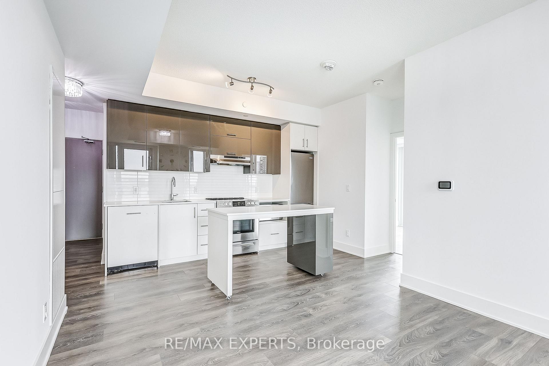 2 Bedrooms Condo at 188 Fairview Mall,  Toronto For sale