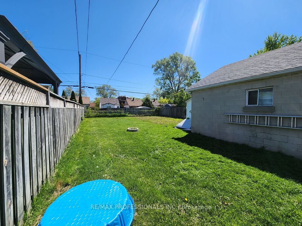 1422 Aubin Road, Windsor, ON N8Y 4E9