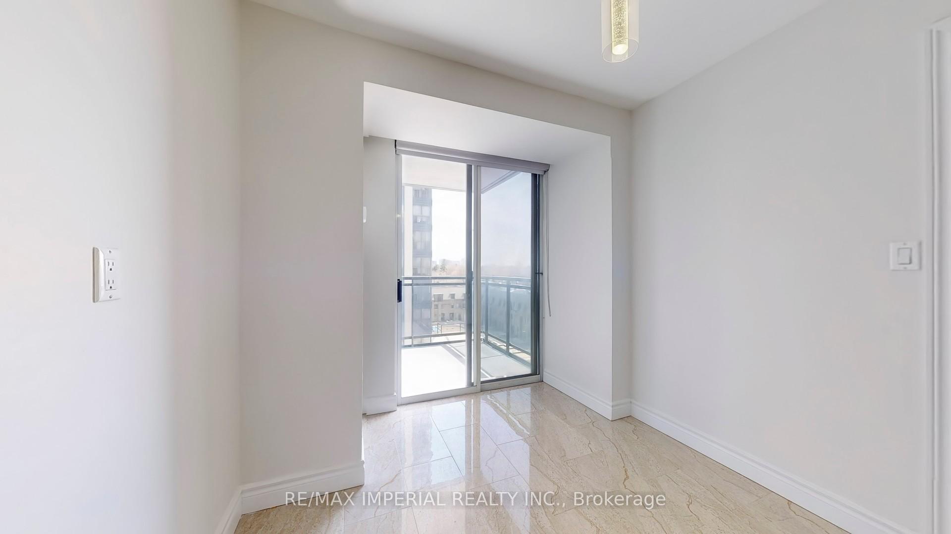 3 Bedrooms Condo at 18 Hollywood, Toronto For sale