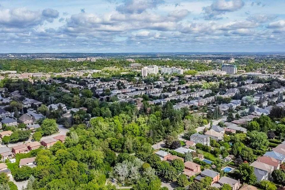 https://trreb-image.ampre.ca/GqOLYHe6lF61olcJxiQhc3IOTezY7UKJOHQKv0gFNOQ/rs:fit:960:960/wm:.5:so:0:50:.4/wmsh:10/wmt:PHNwYW4gZm9yZWdyb3VuZD0nd2hpdGUnIGZvbnQ9JzY4Jz5ST1lBTCBMRVBBR0UgWU9VUiBDT01NVU5JVFkgUkVBTFRZLCBCcm9rZXJhZ2U8L3NwYW4-/L3RycmViL2xpc3RpbmdzLzMzLzM5LzkxLzIxL3AvMjM4NWU4ZWEtYWYyNy00NmZiLWJhN2YtMzY2N2M3ZjY5NTEyLmpwZw.jpg