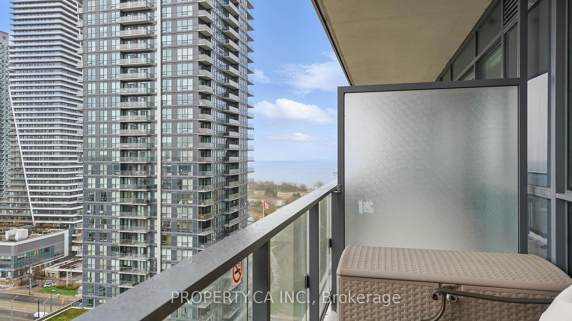 2 Bedrooms Condo at 2220 Lakeshore,  Toronto For sale