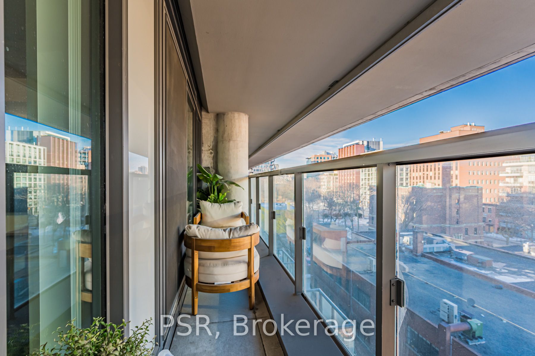 560 King Street W, #610
