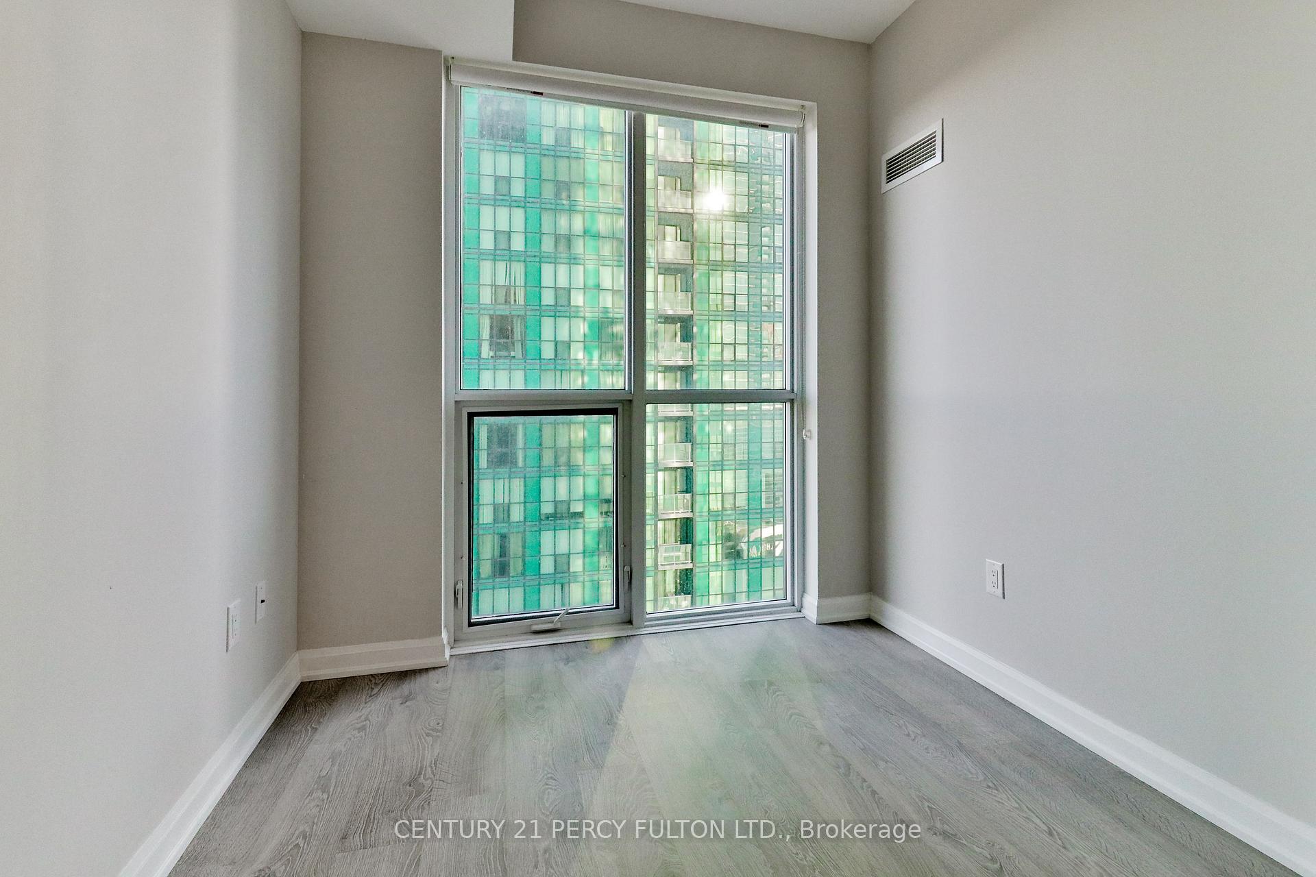 2 Bedrooms Condo at 9 Bogert, Toronto For sale