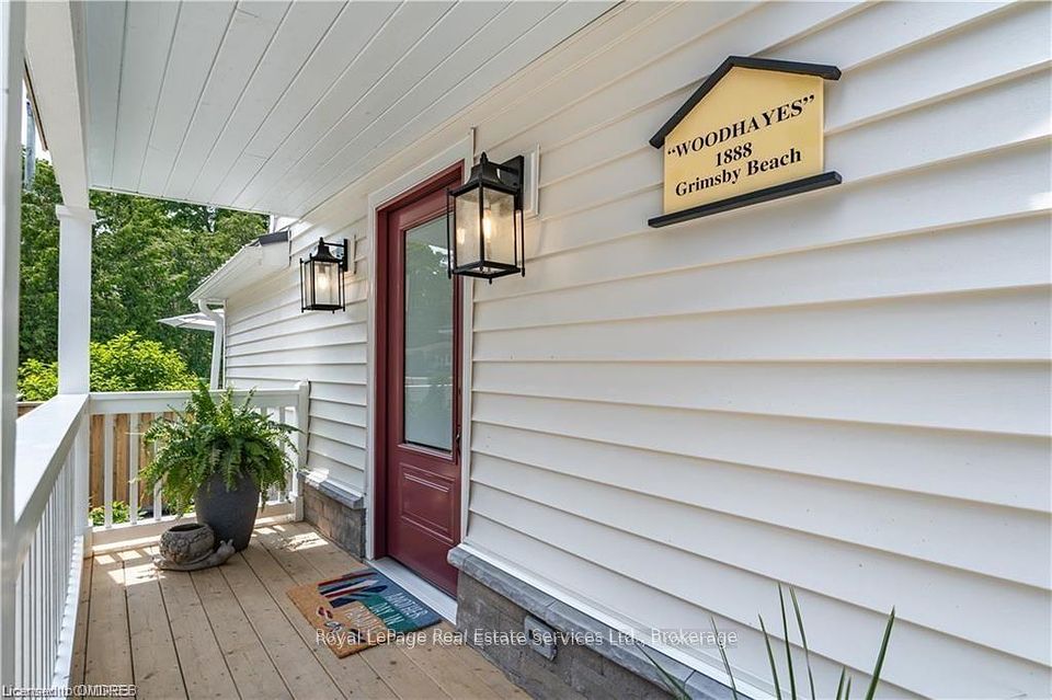 4 6th Street, Grimsby, ON L3M 2T3