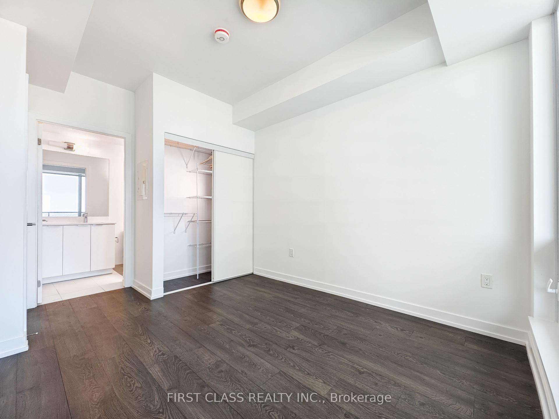 2 Bedrooms Condo at 8 Olympic Garden, Toronto For sale