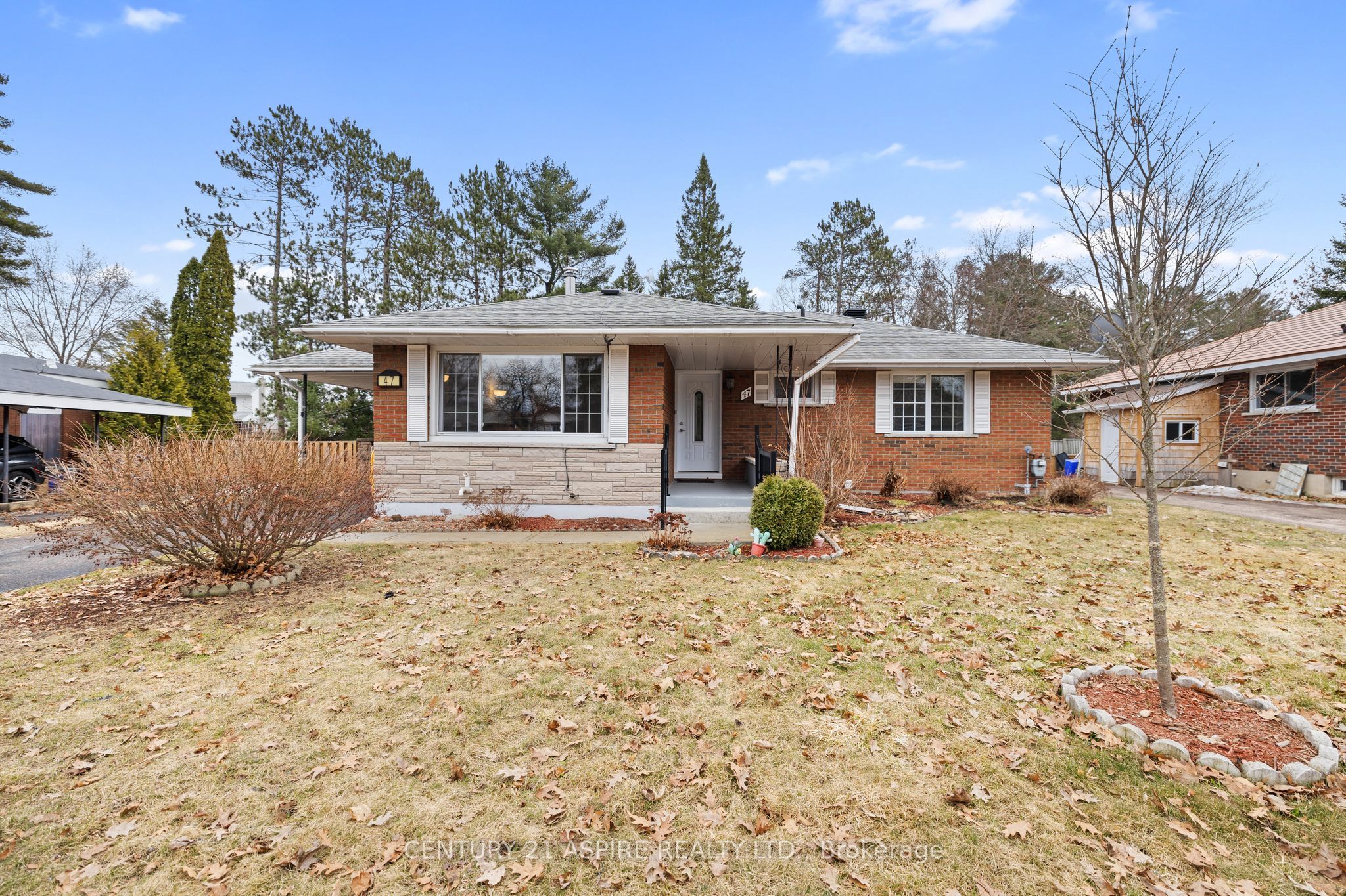 47 Highland Crescent, Deep River, ON K0J 1P0