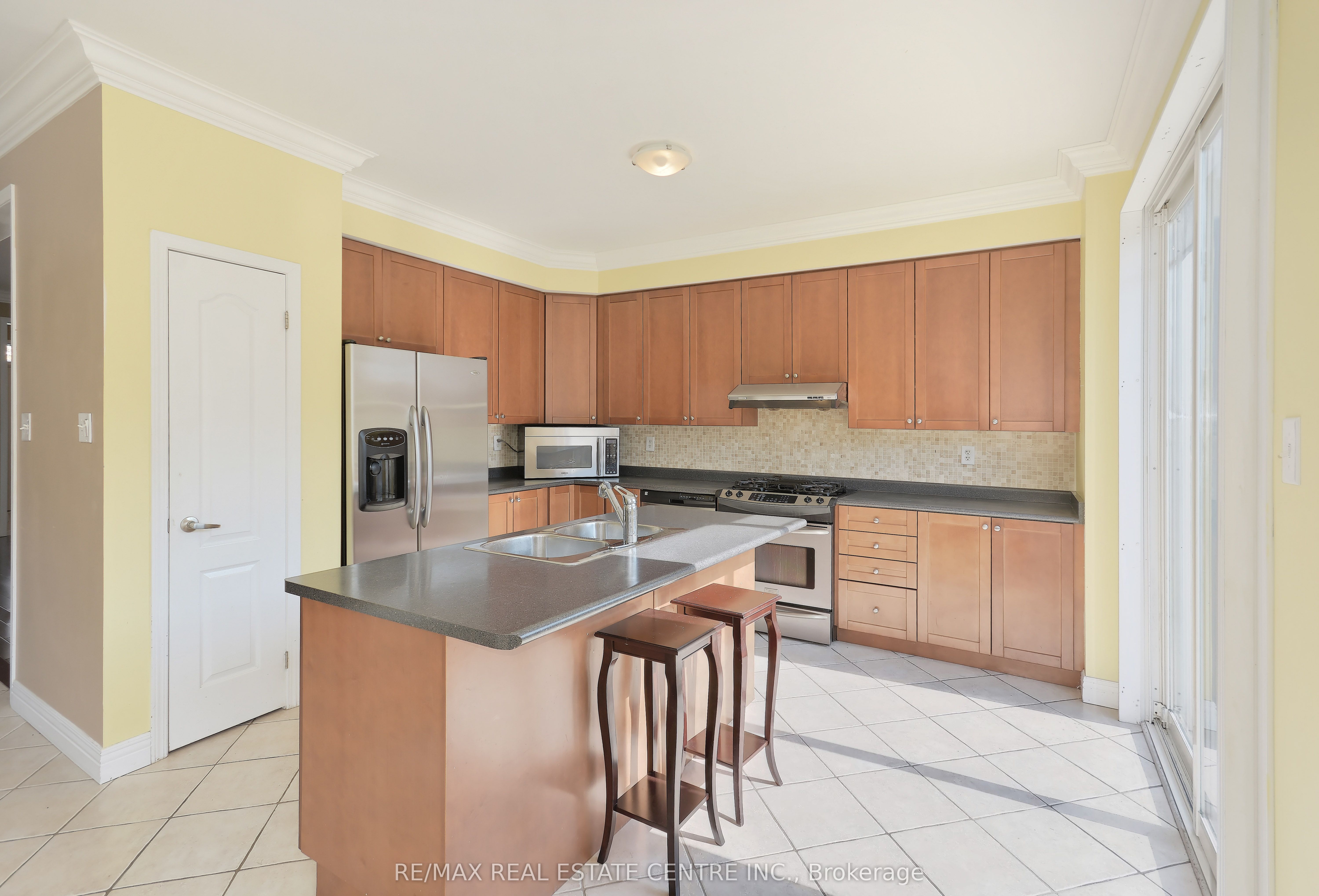 1399 Marshall Crescent