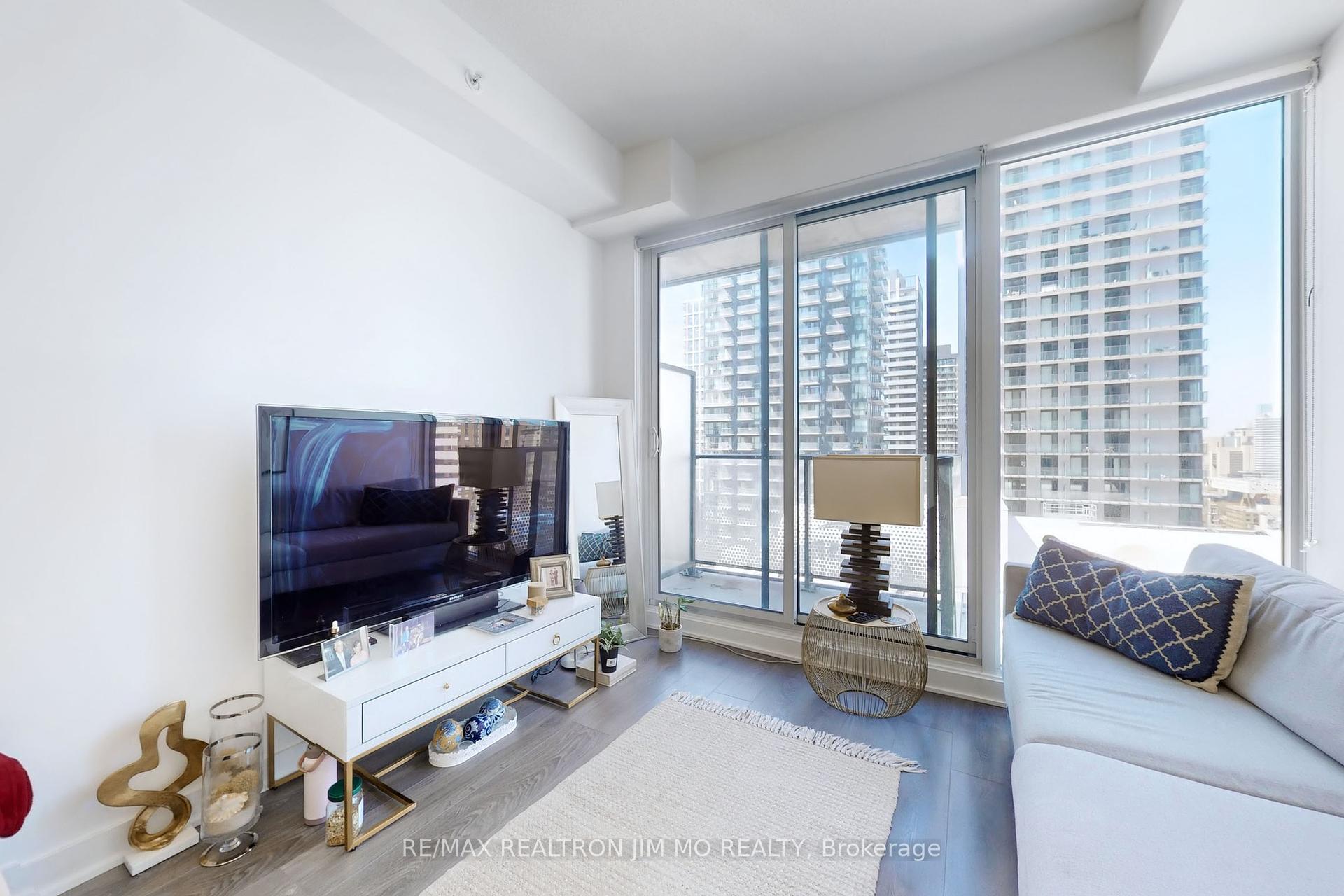 1 Bedroom Condo at 125 Blue Jays,  Toronto For sale