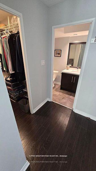 2 Bedrooms Condo at 75 Wynford Heights, Toronto For sale