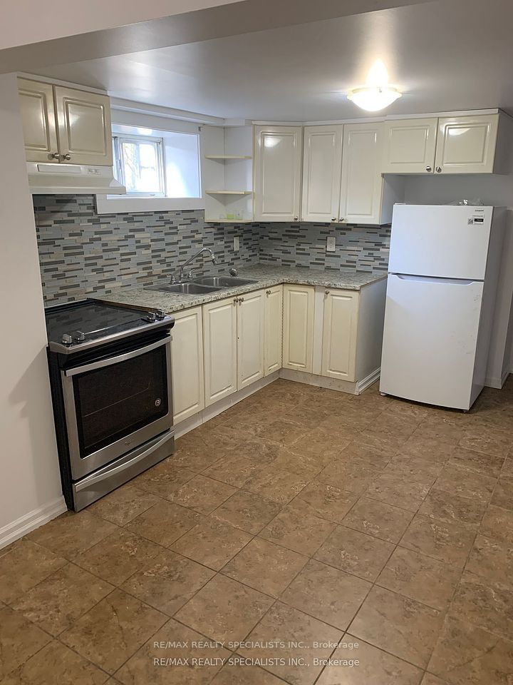 undefined ; MLS ID: X12000377