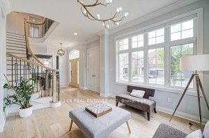 55 Major Crescent, Aurora, ON L4G 0X5