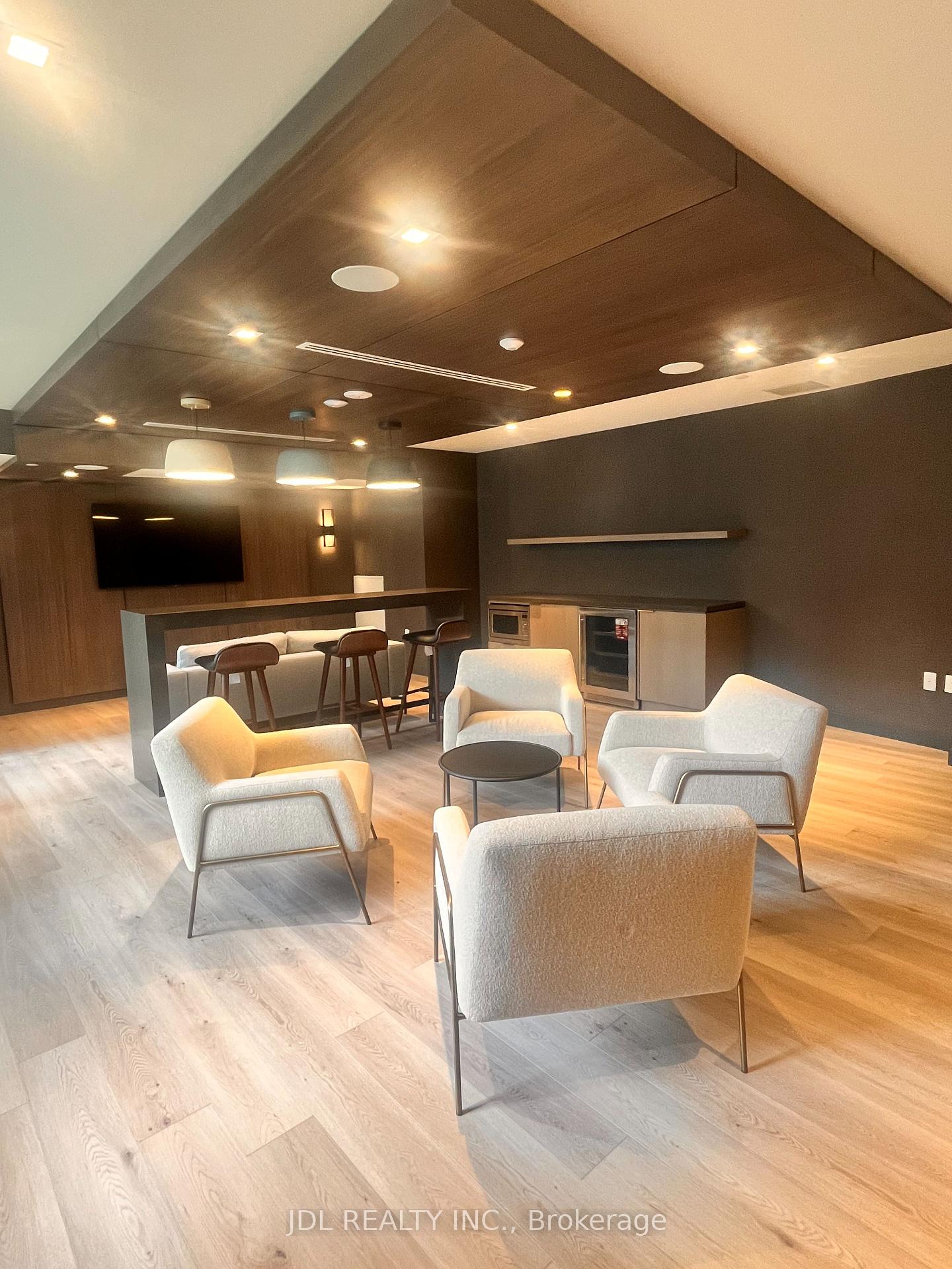 3 Bedrooms Condo at 7 Golden Lion, Toronto For sale