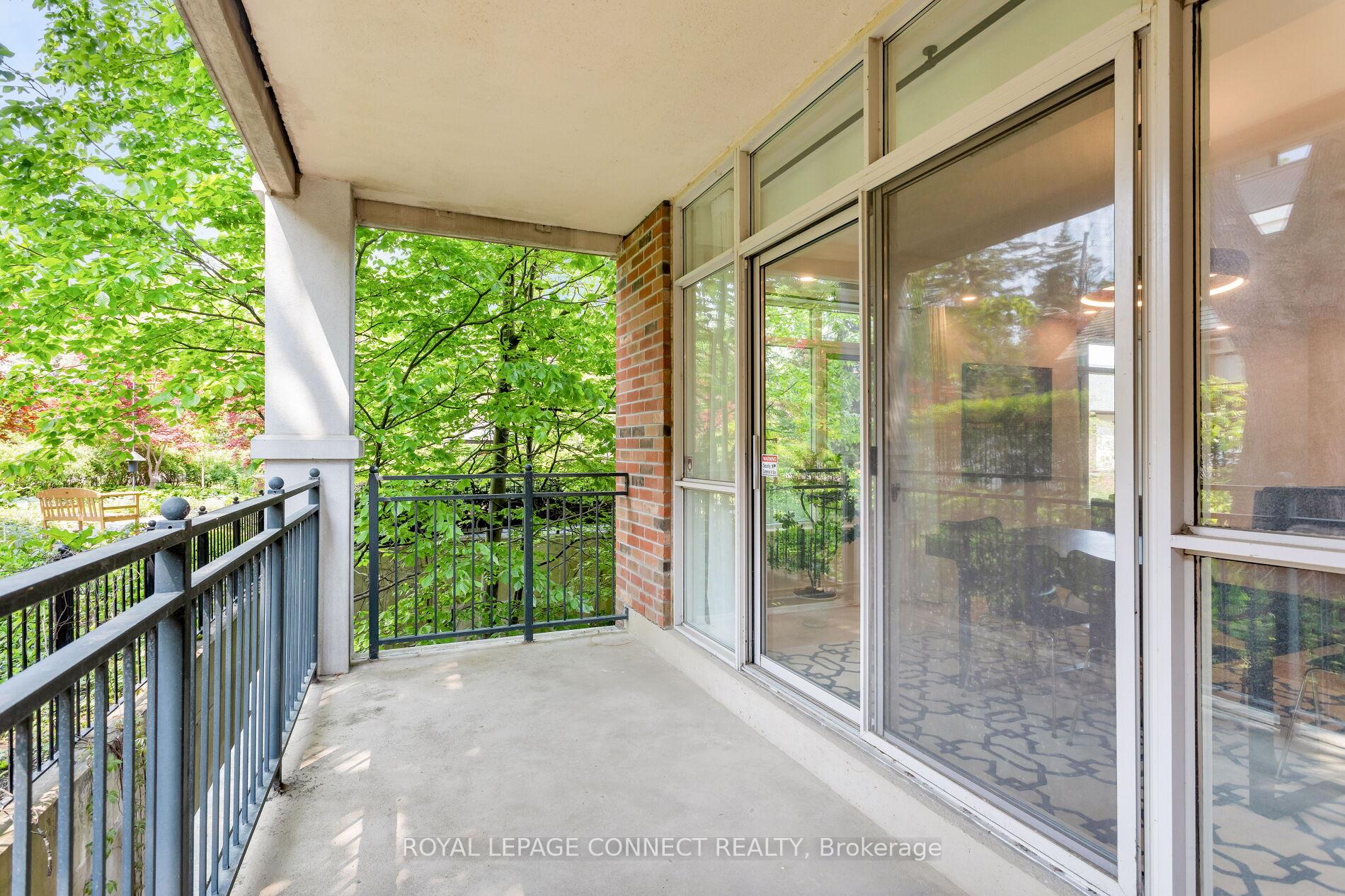 3 Bedrooms Condo at 12 Old Mill,  Toronto For sale