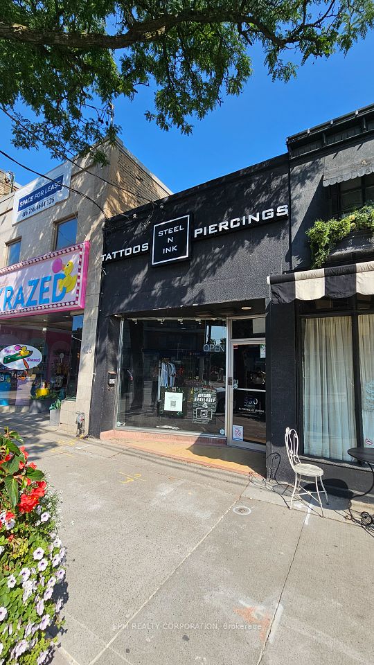 424 Eglinton