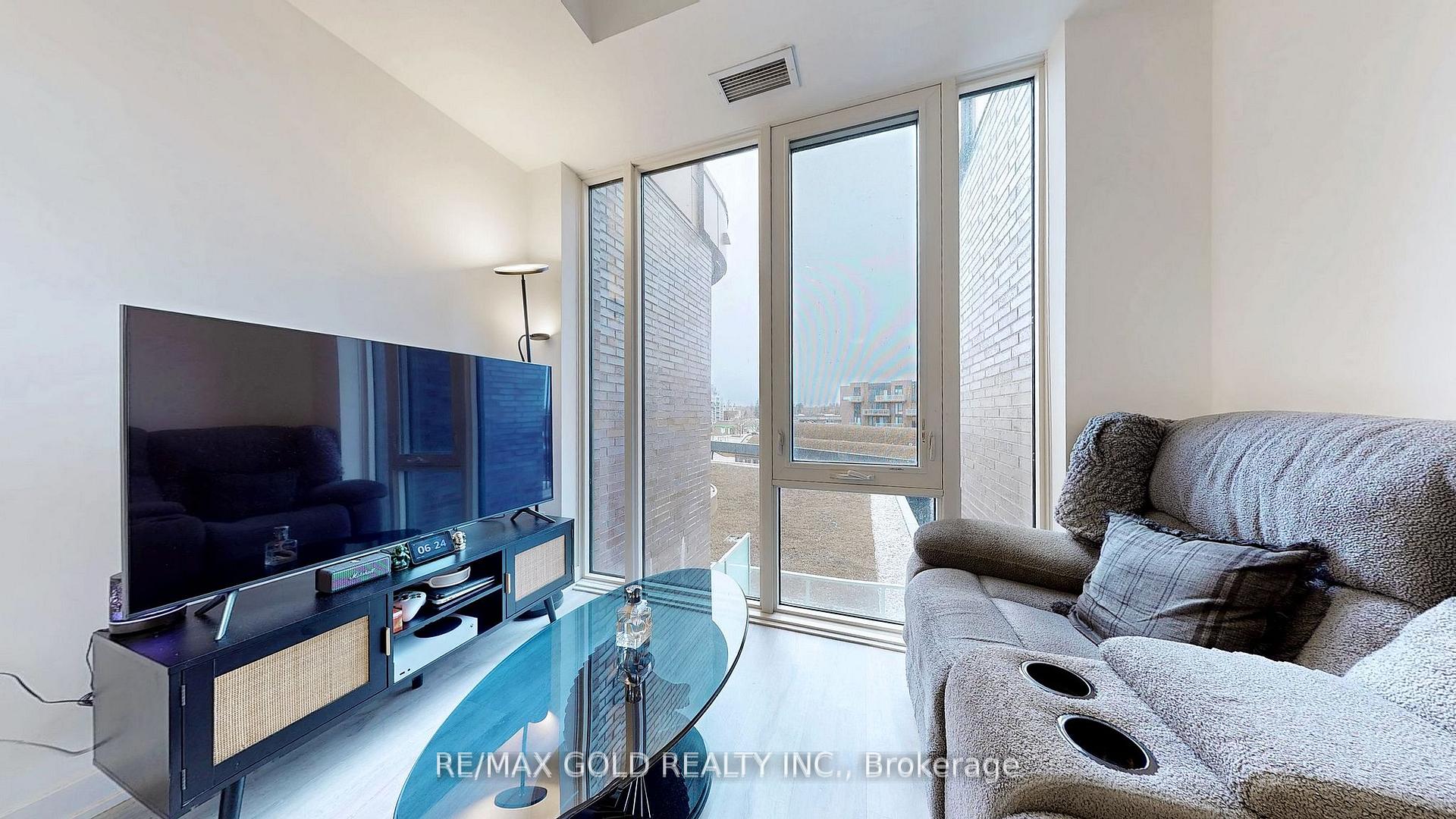 1 Bedroom Condo at 200 Missinnihe, Mississauga For sale