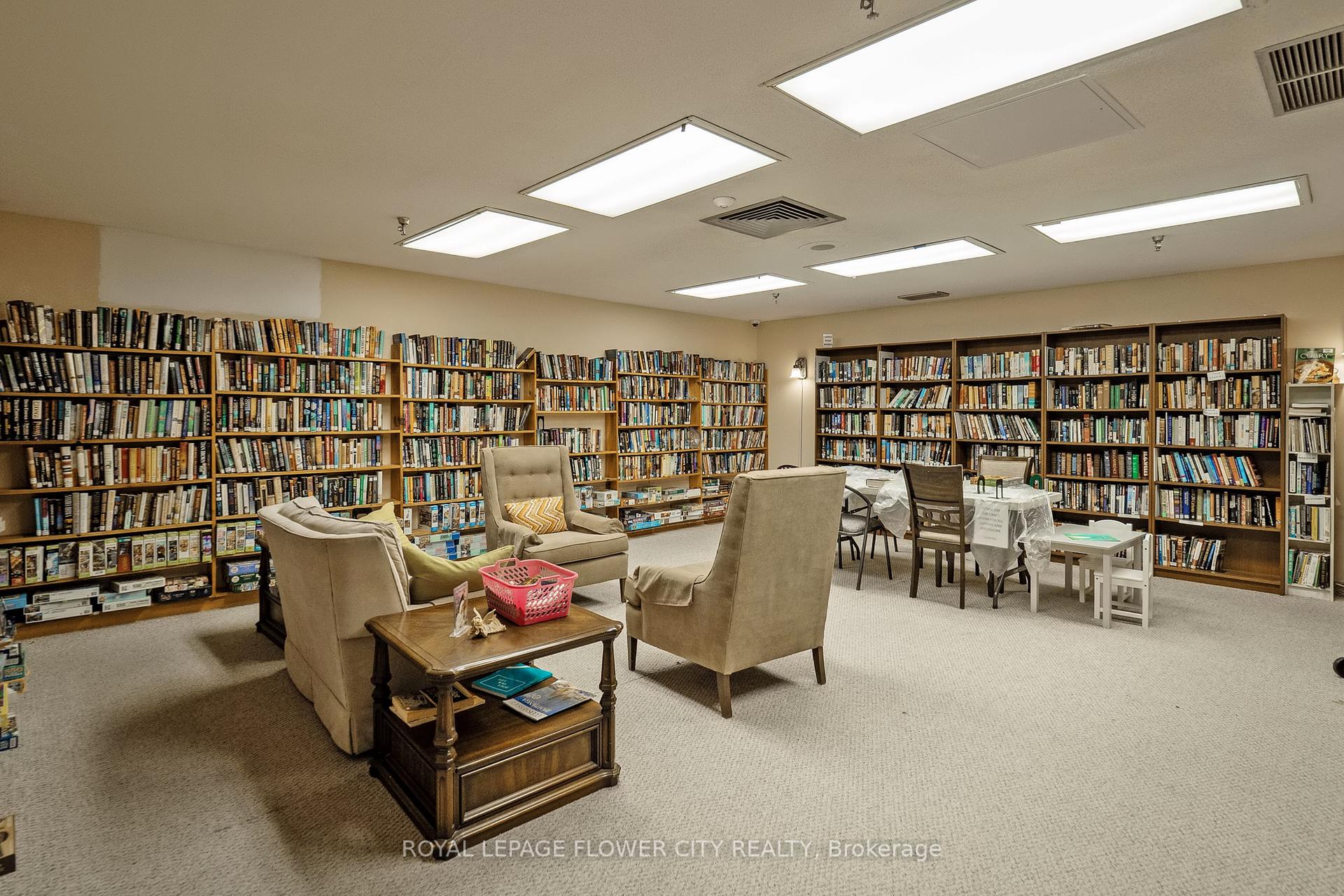 1 Bedroom Condo at 1333 Bloor, Mississauga For sale