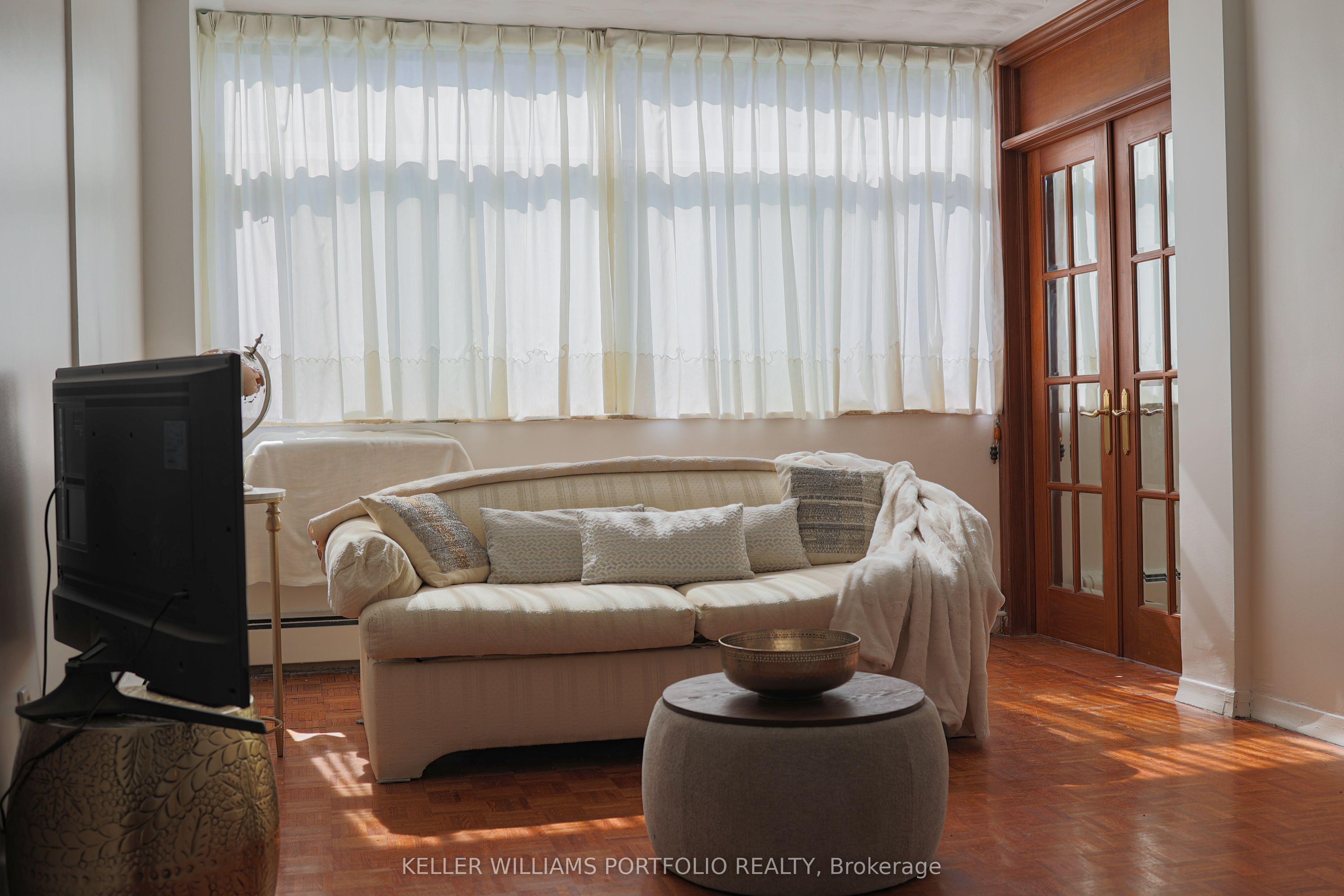 335 Lonsdale Road #510, Toronto C03 Forest Hill South