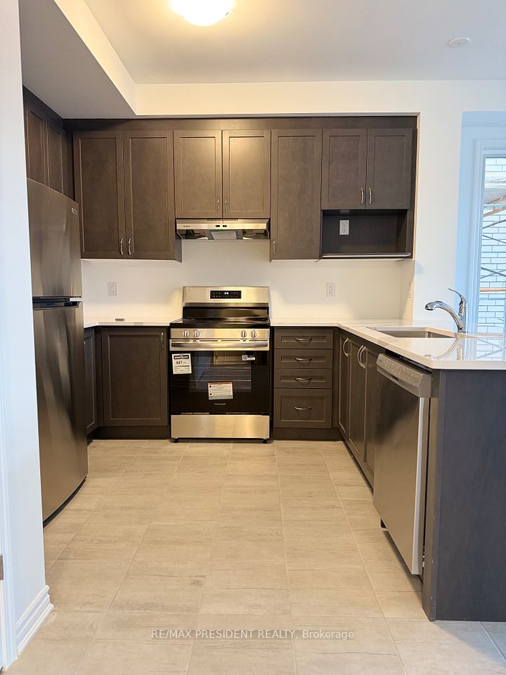 68 Ennerdale Street, Barrie, ON L9J 0G5