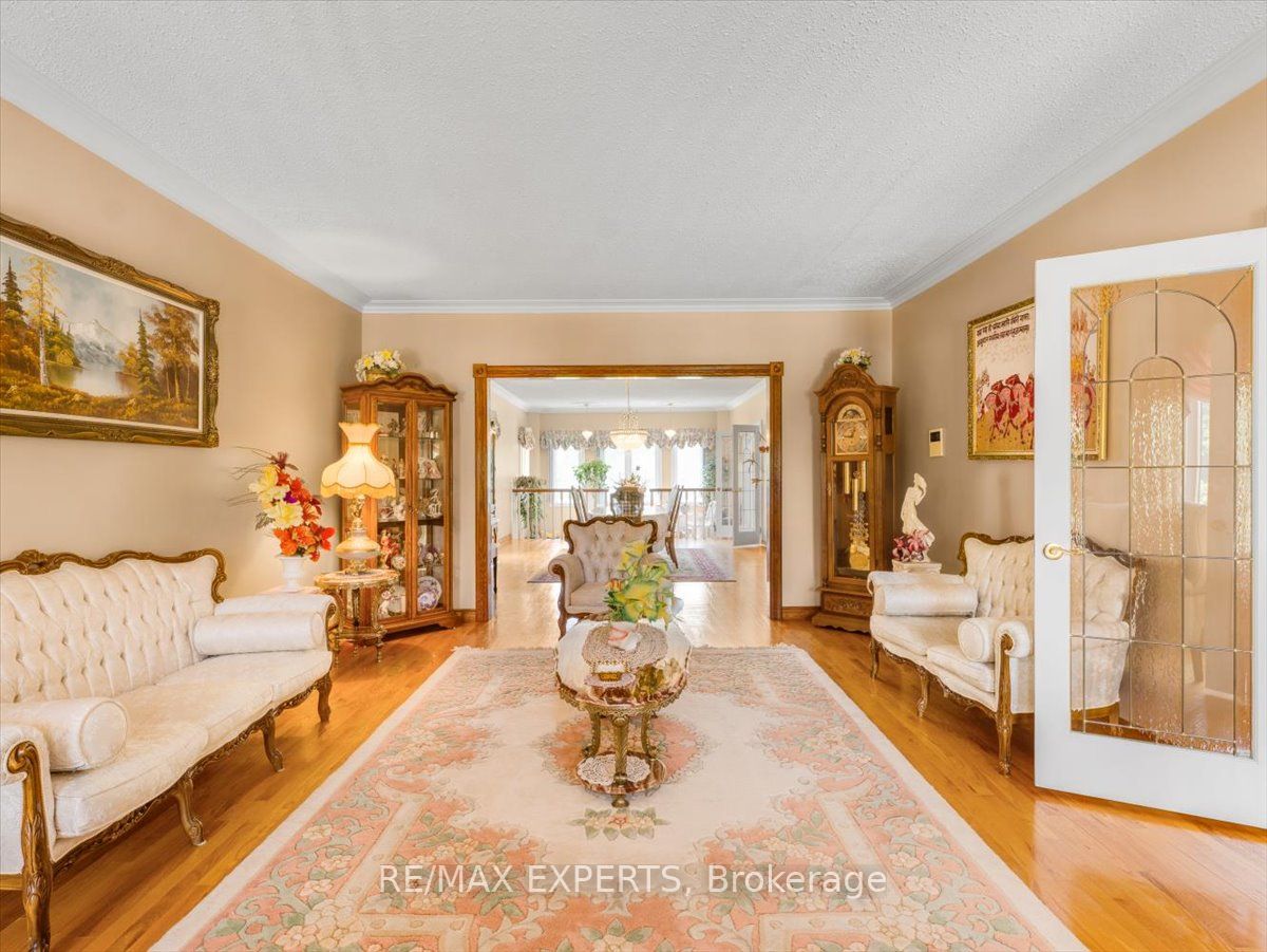 9 Cynthia Crescent