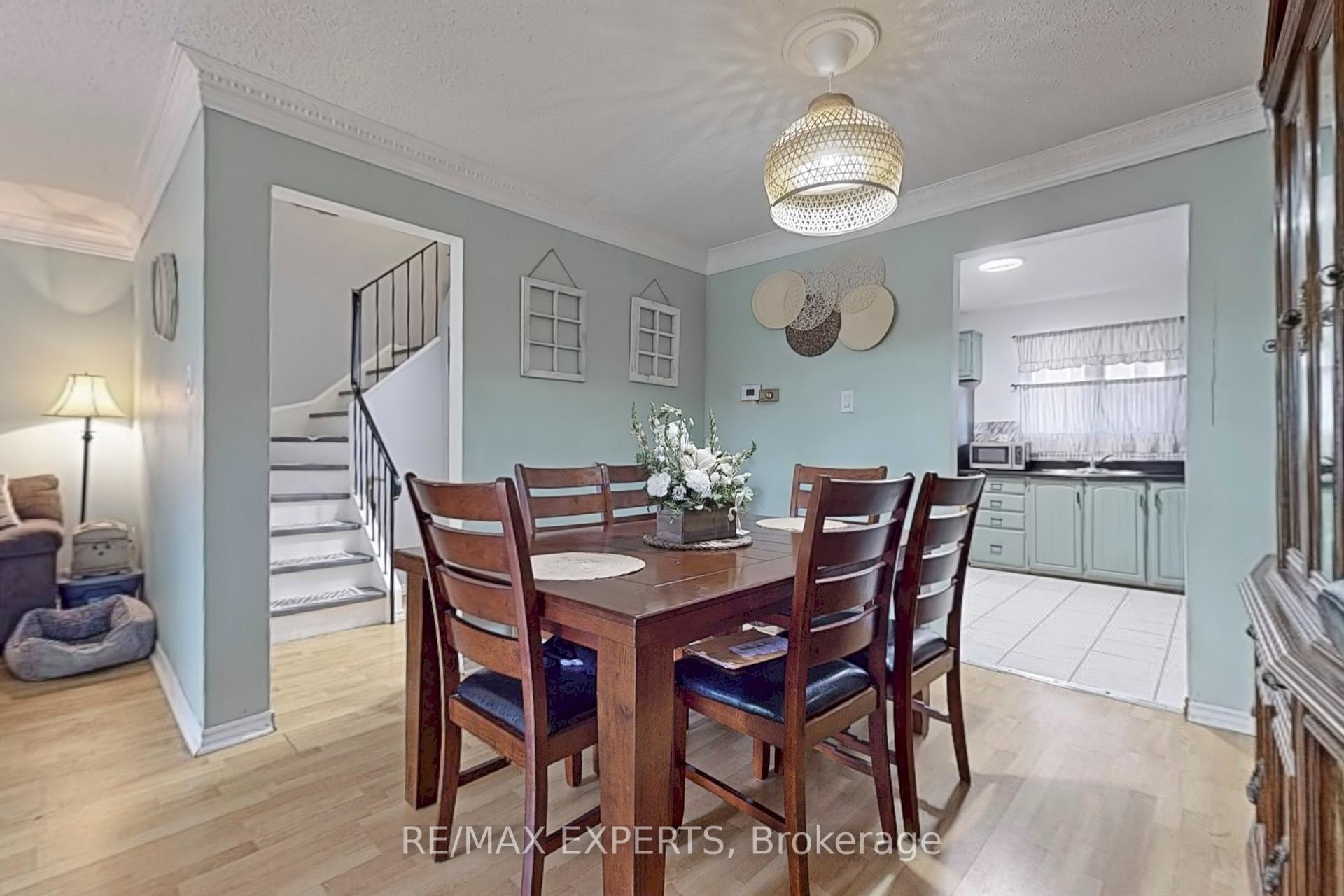 4 Bedrooms Condo at 270 Timberbank, Toronto For sale