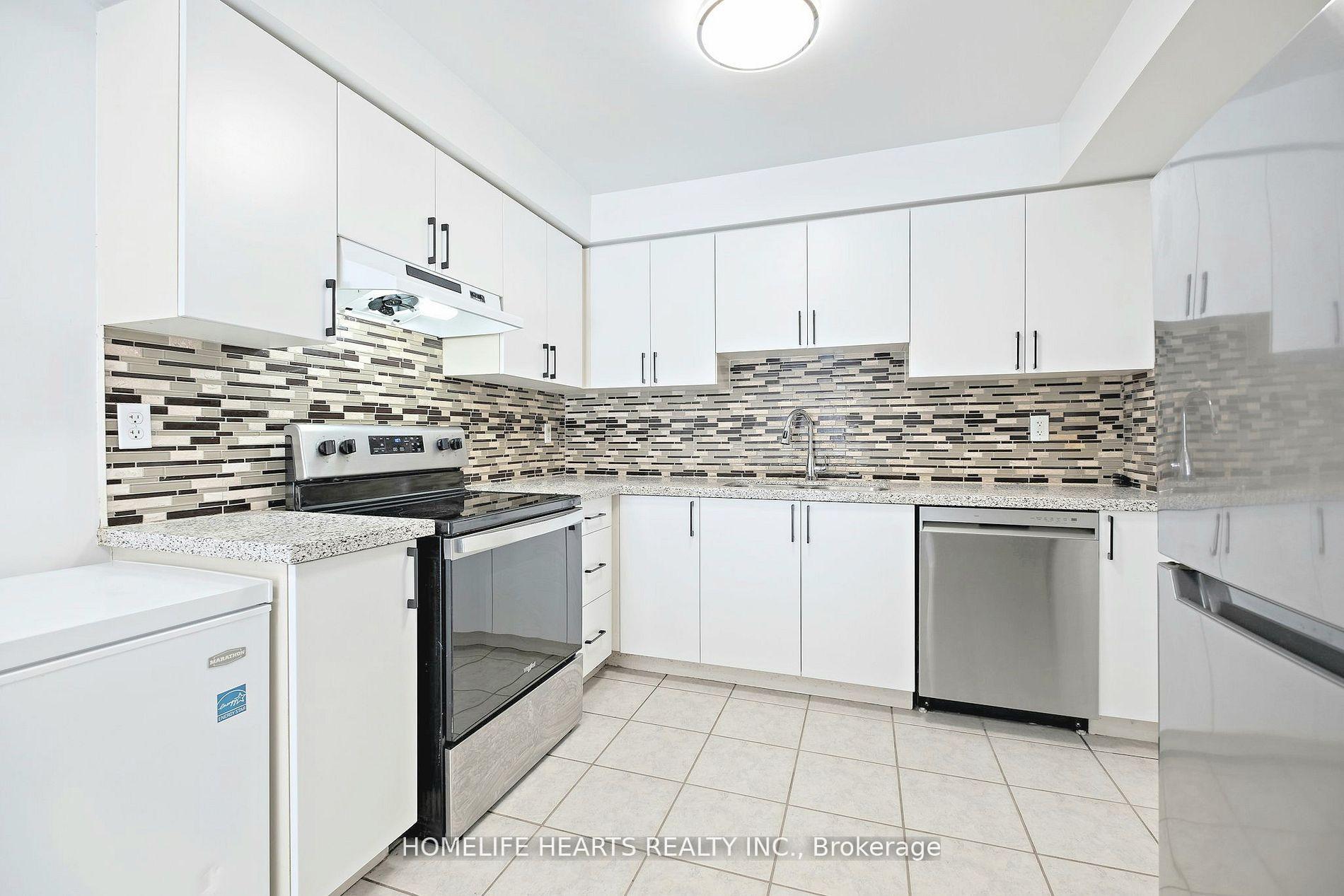 3 Bedrooms Condo at 525 Novo Star, Mississauga For sale
