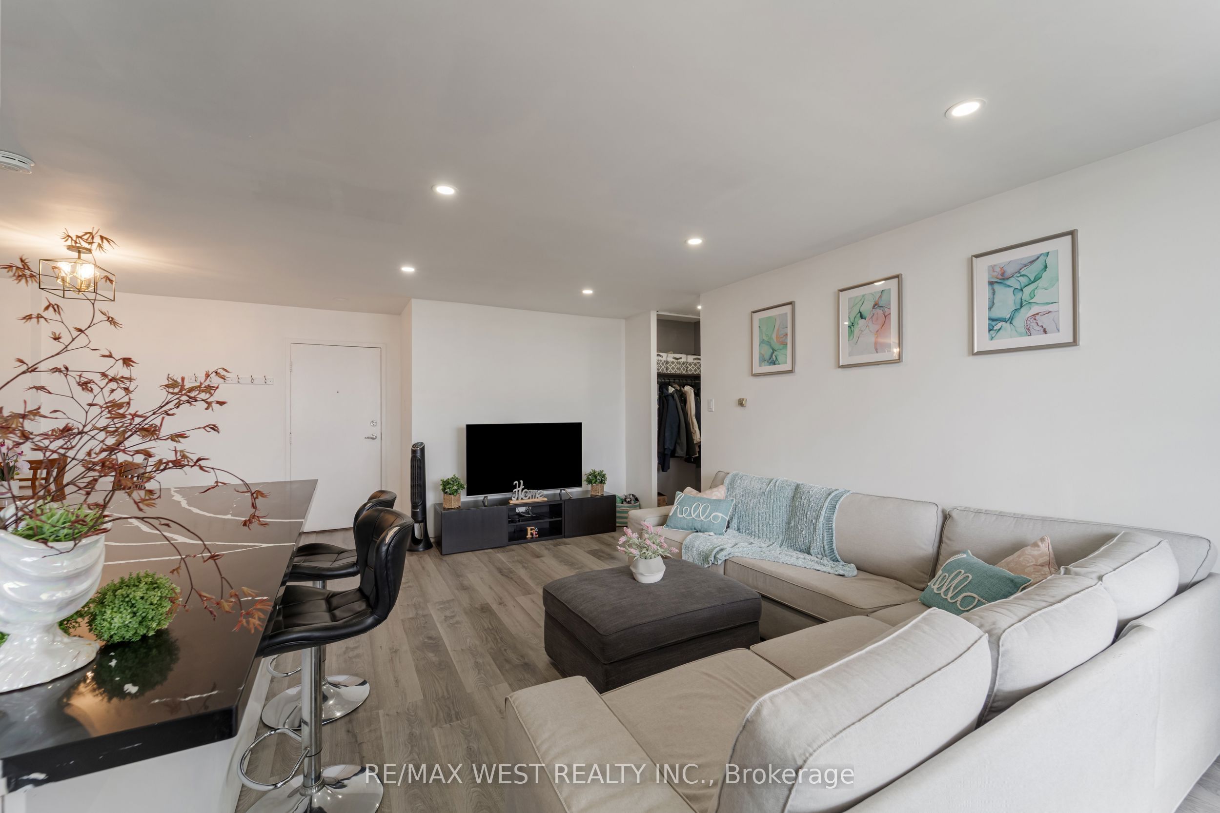 1615 Bloor Street, #1001