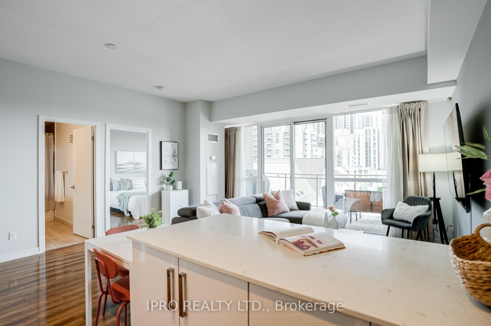 2 Bedrooms Condo at 5101 Dundas, Toronto For sale